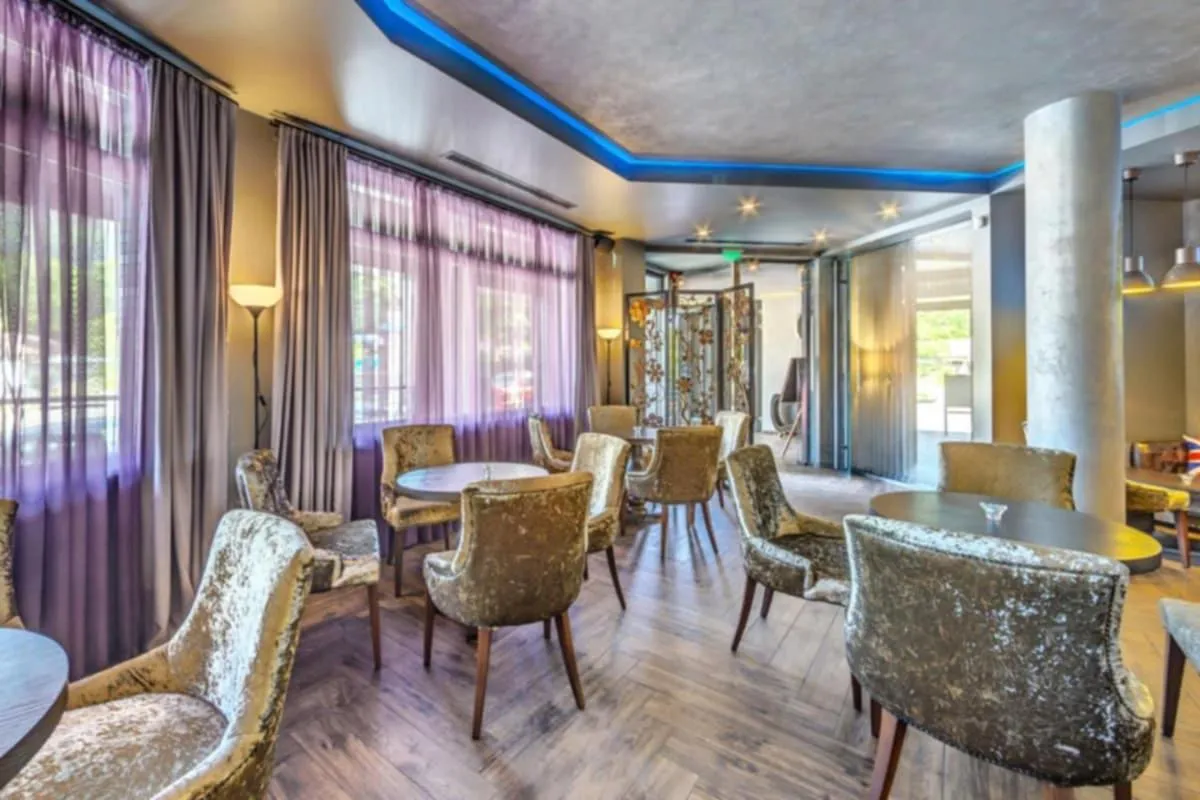 Lounge or bar in All Seasons Residence Design Hotel - Free parking