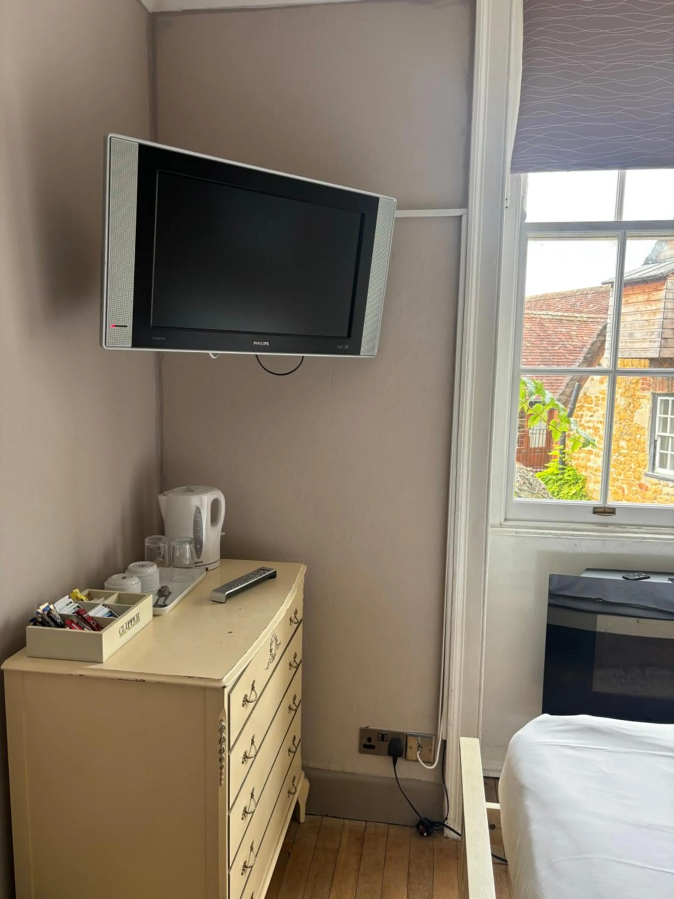 TV and multimedia in The George Hotel