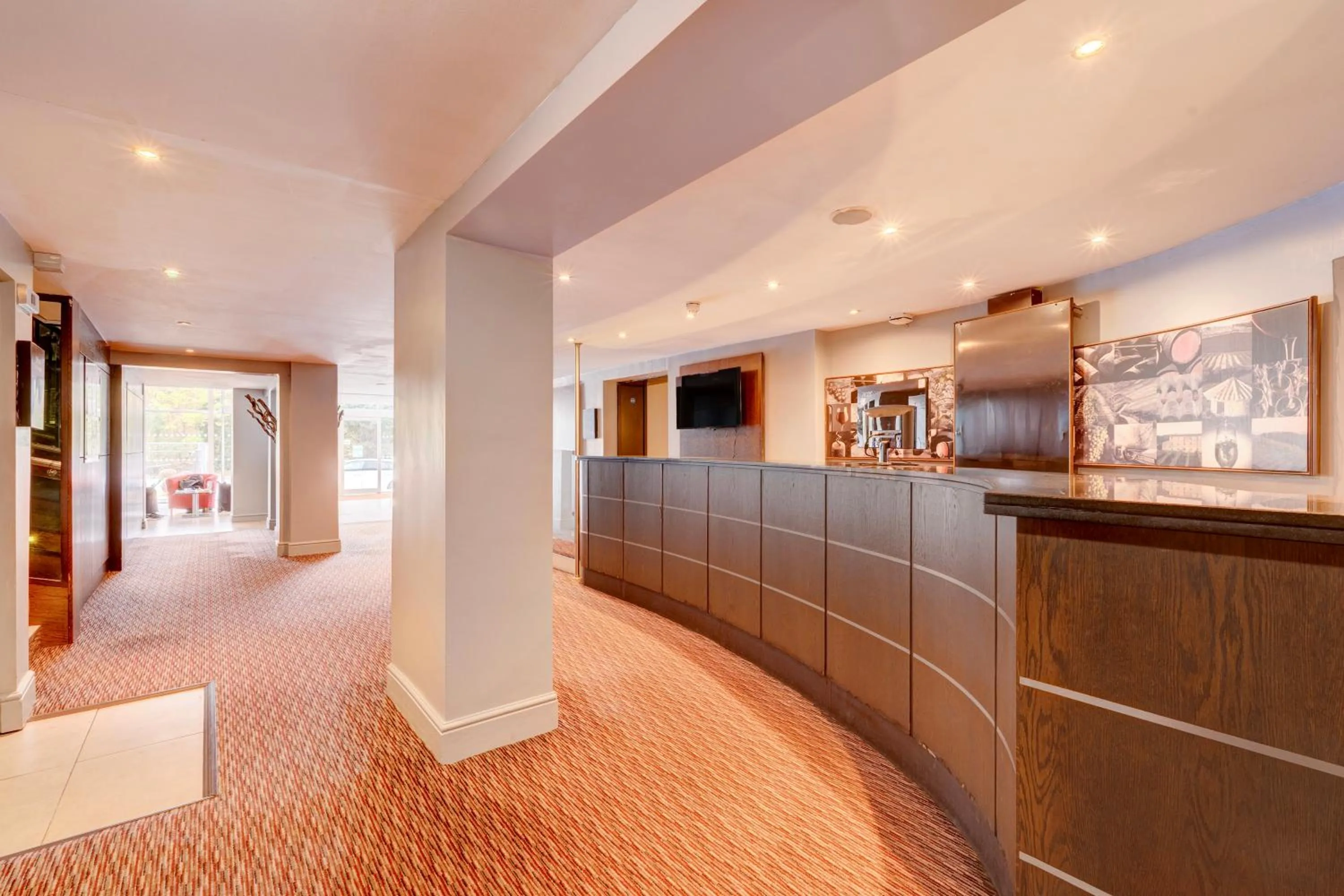 Manchester Airport Stanley Hotel by Belvilla