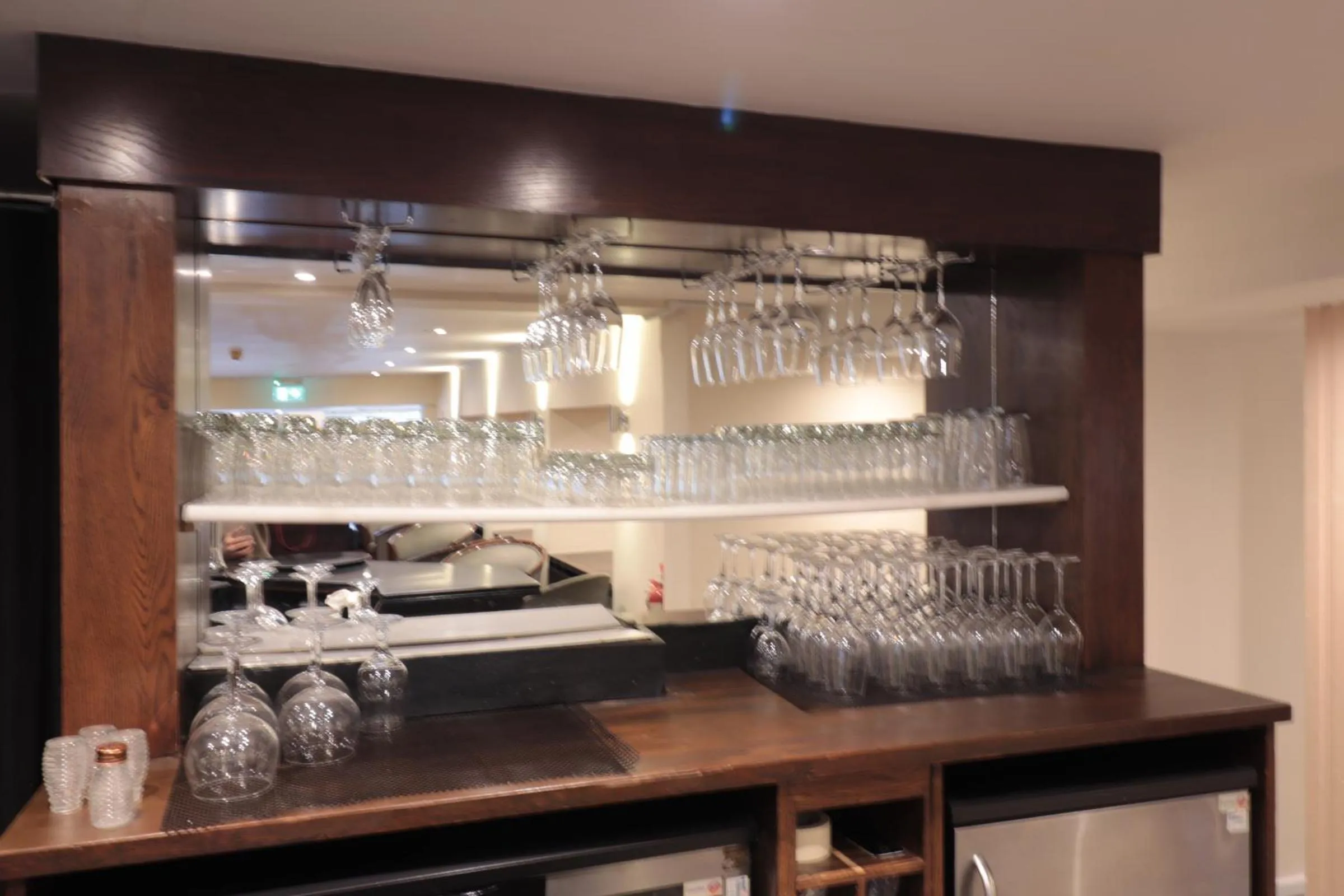 Restaurant/places to eat in Manchester Airport Stanley Hotel by Belvilla