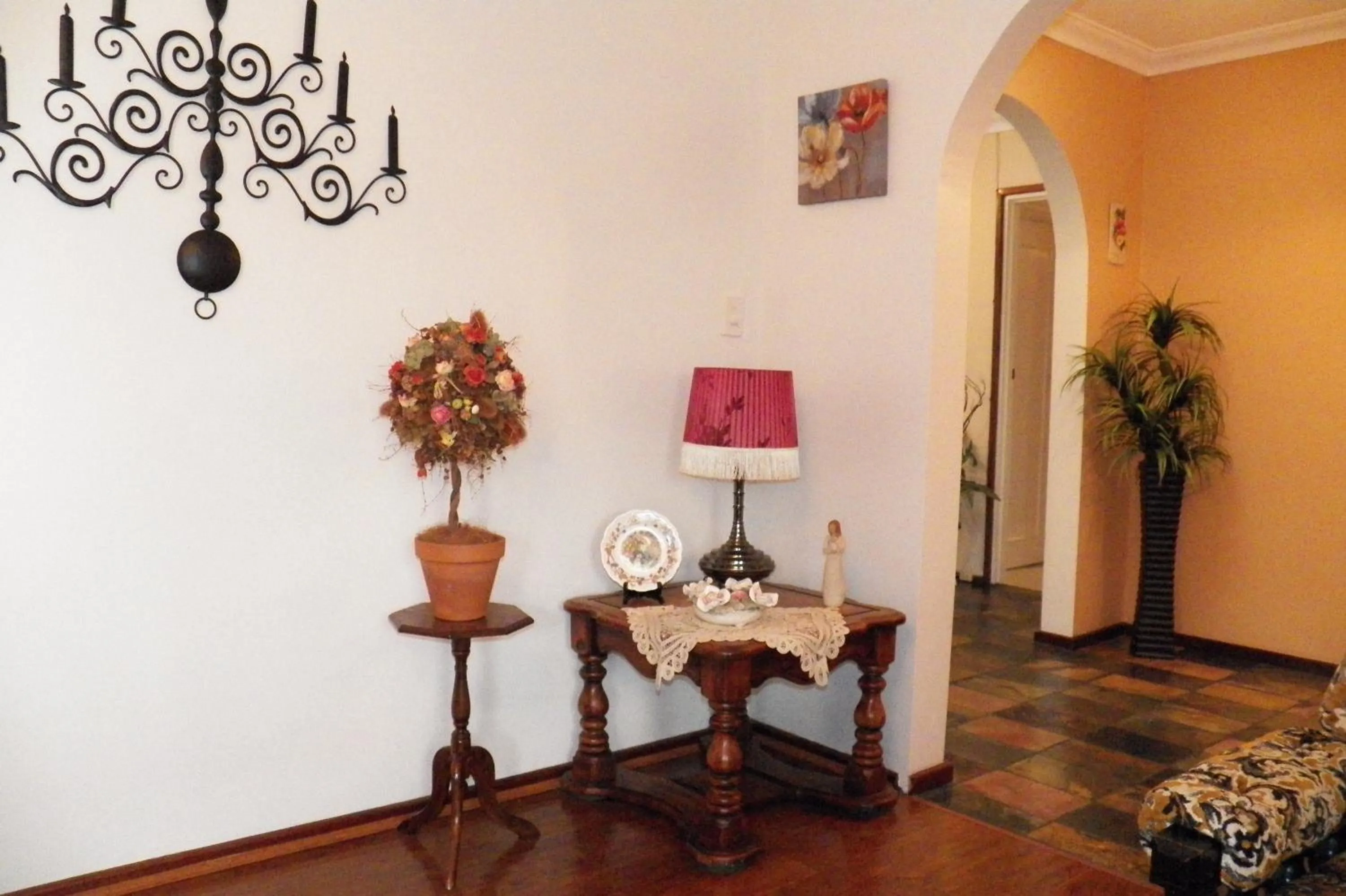 Seating area in The Spanish Guesthouse, Private Rooms