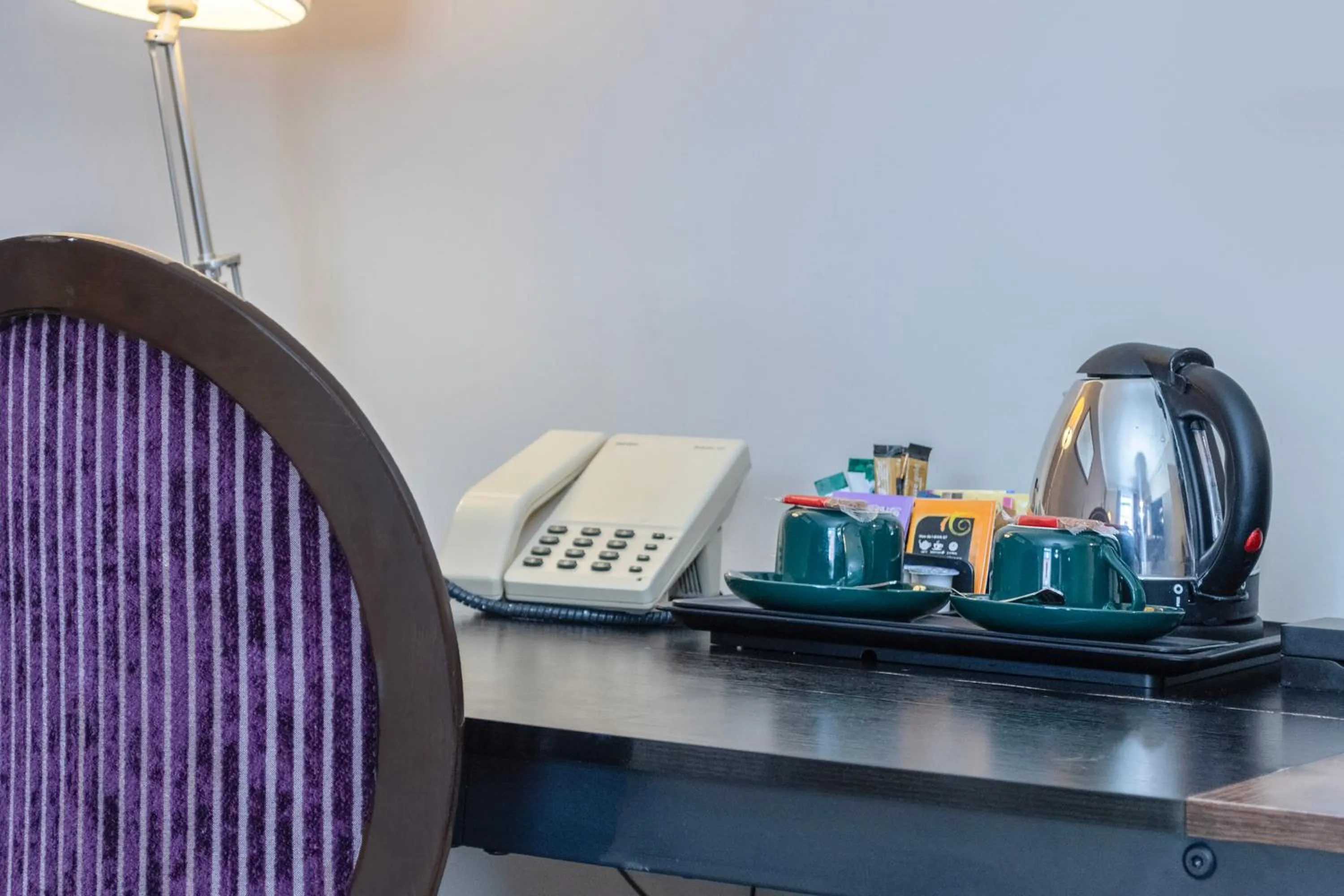 Coffee/tea facilities in Winchester Wessex Hotel by Sunday