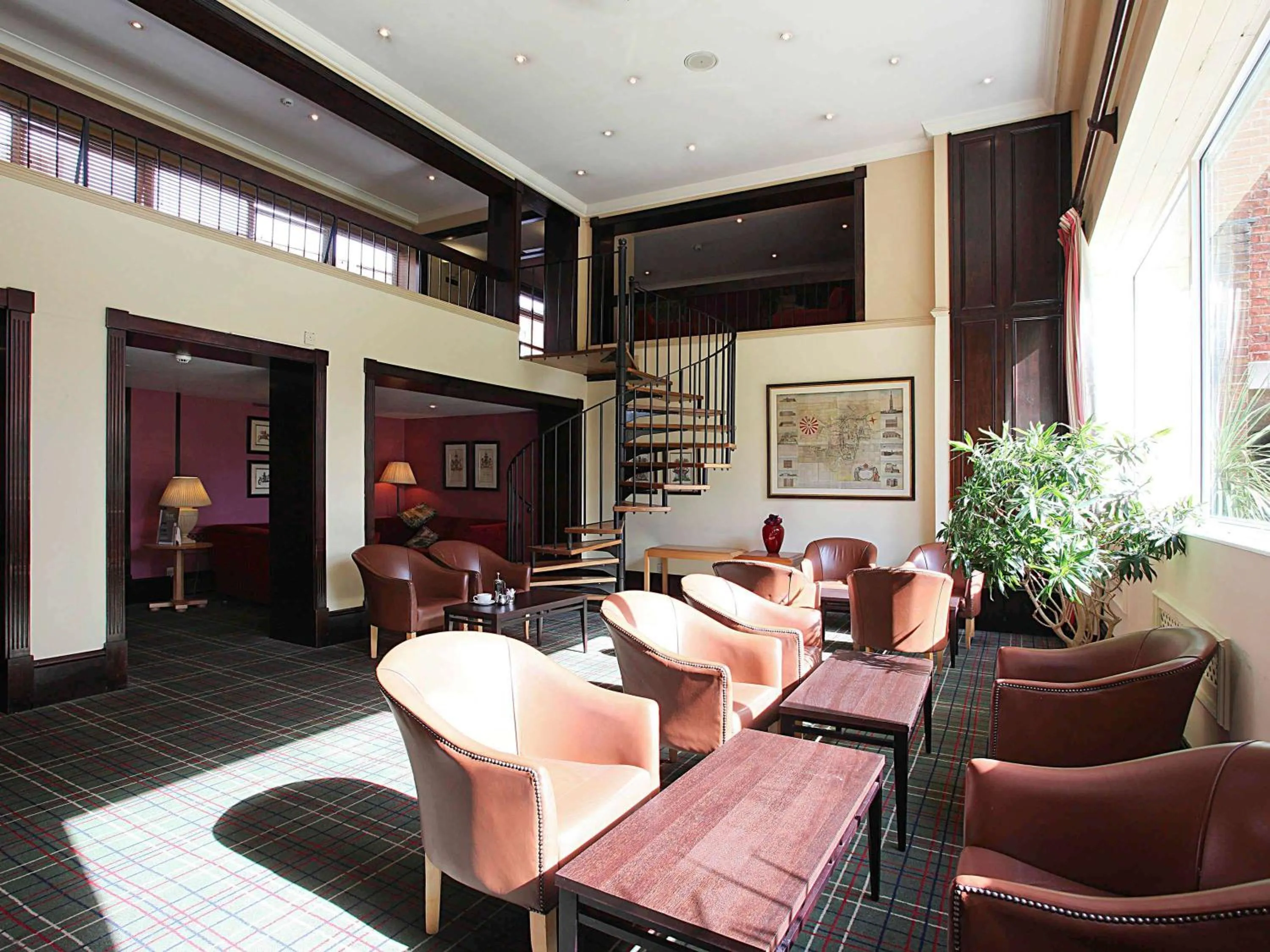 Restaurant/places to eat in Winchester Wessex Hotel by Sunday