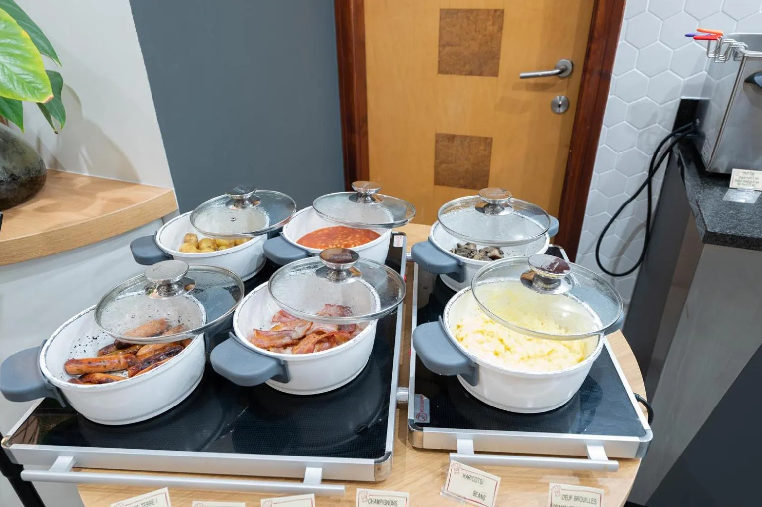 Buffet breakfast in Holiday Inn Calais-Centre by IHG