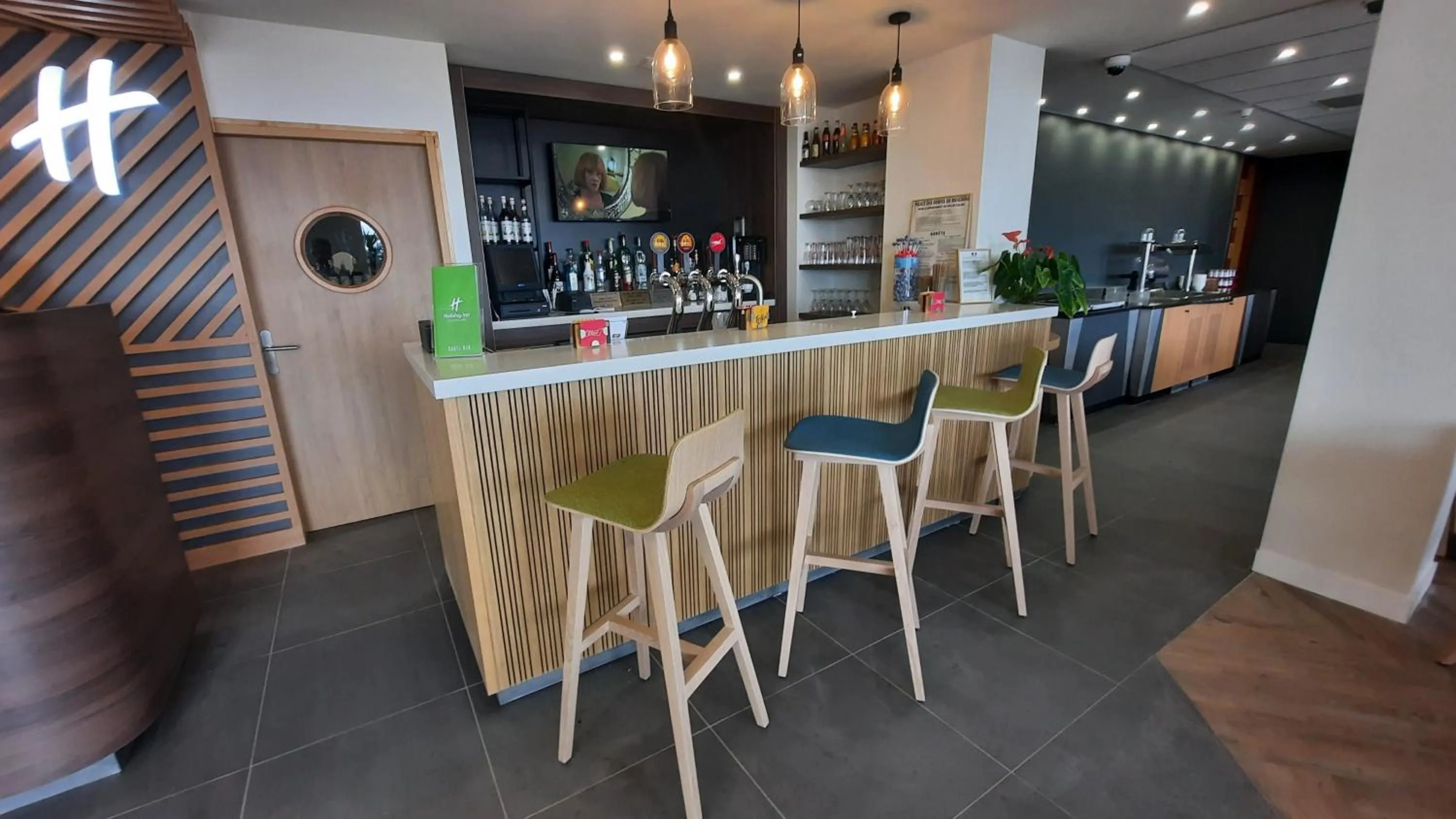 Restaurant/places to eat in Holiday Inn Calais-Centre by IHG