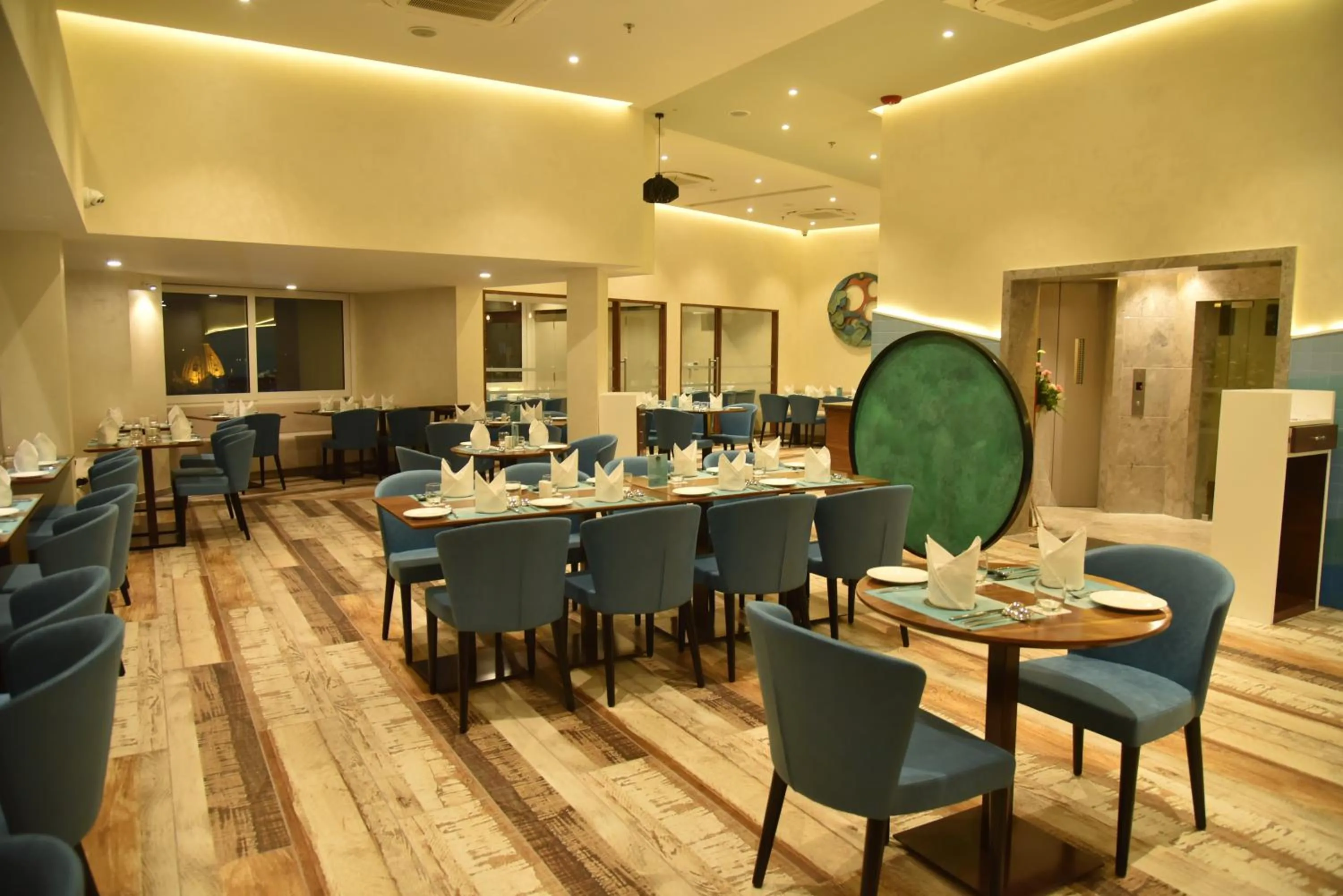 Restaurant/places to eat in Effotel by Sayaji Vadodara