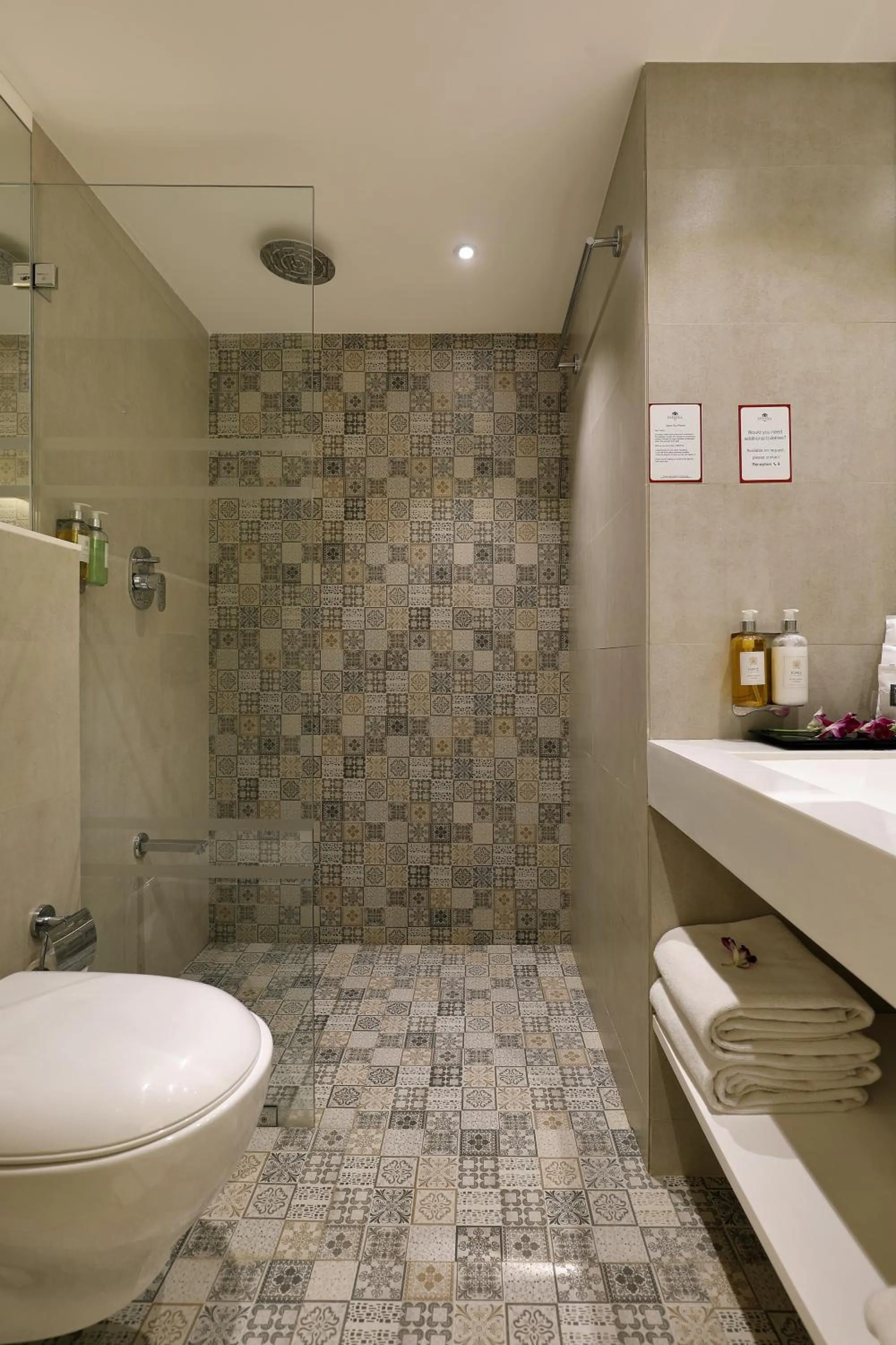 Bathroom in Effotel by Sayaji Vadodara