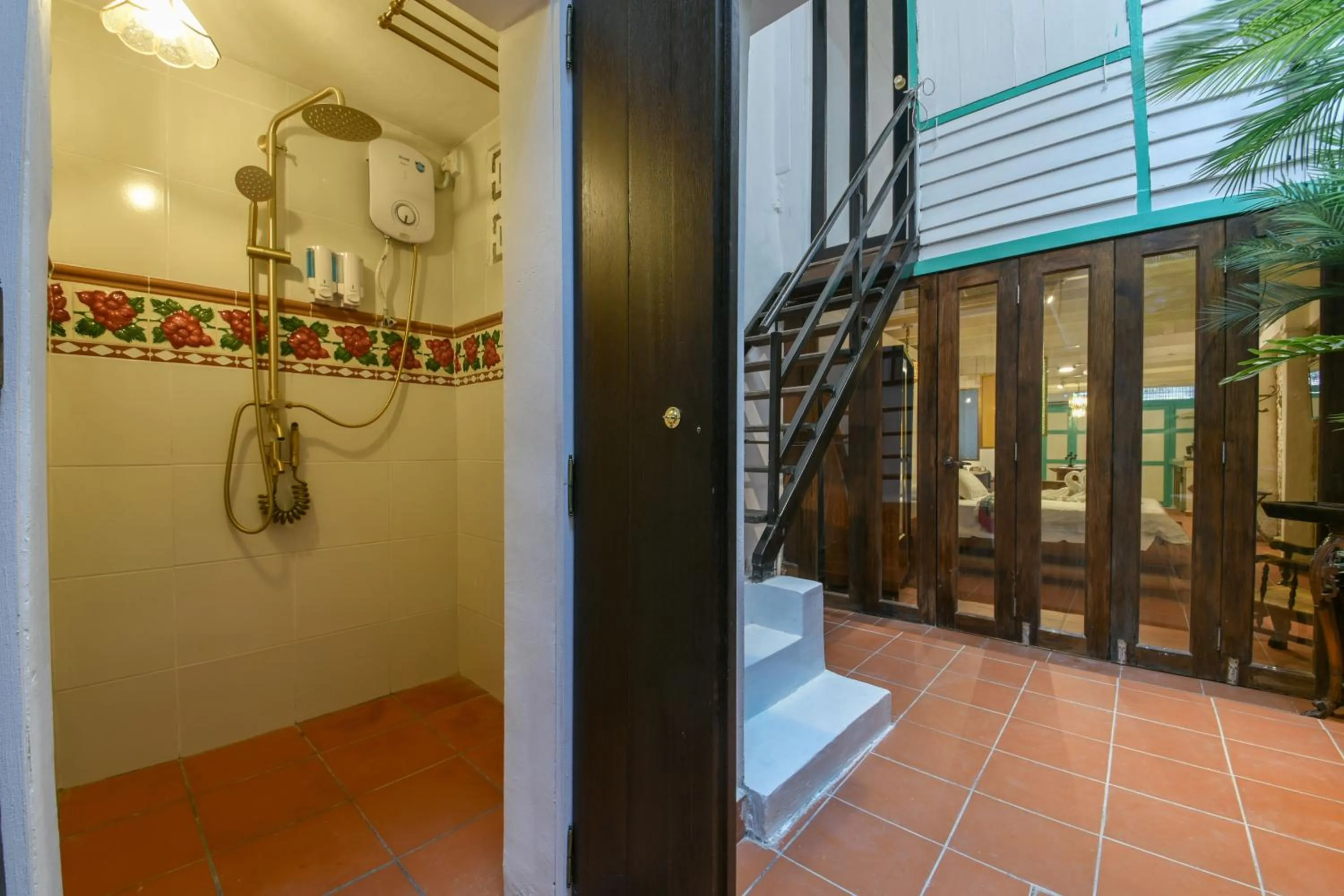 Shower in Ohana House HQ