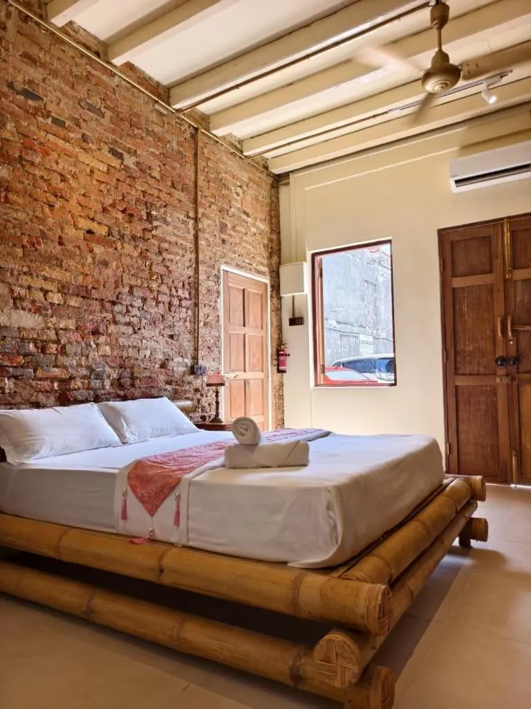 Bed in Ohana House HQ