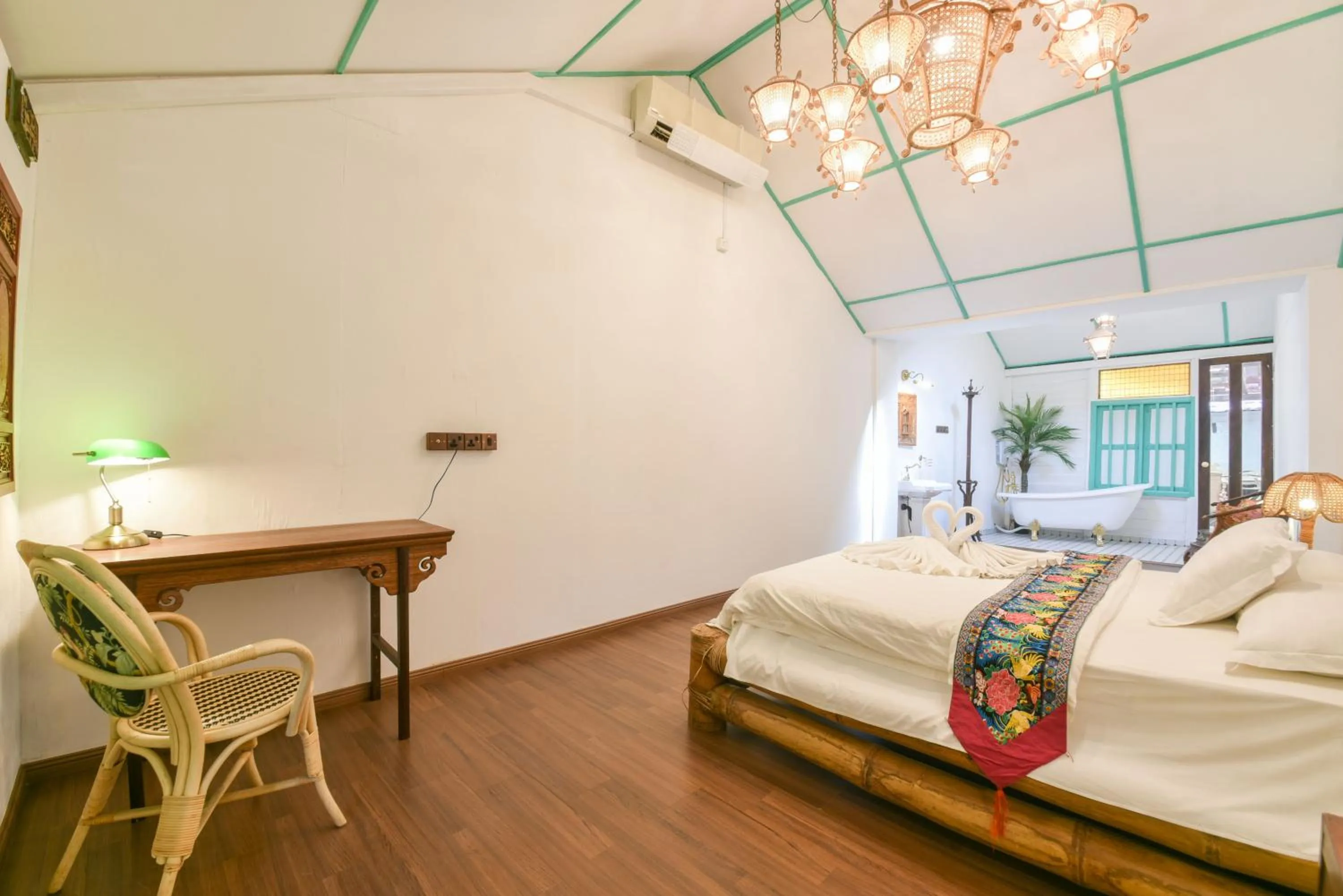 Bed in Ohana House HQ