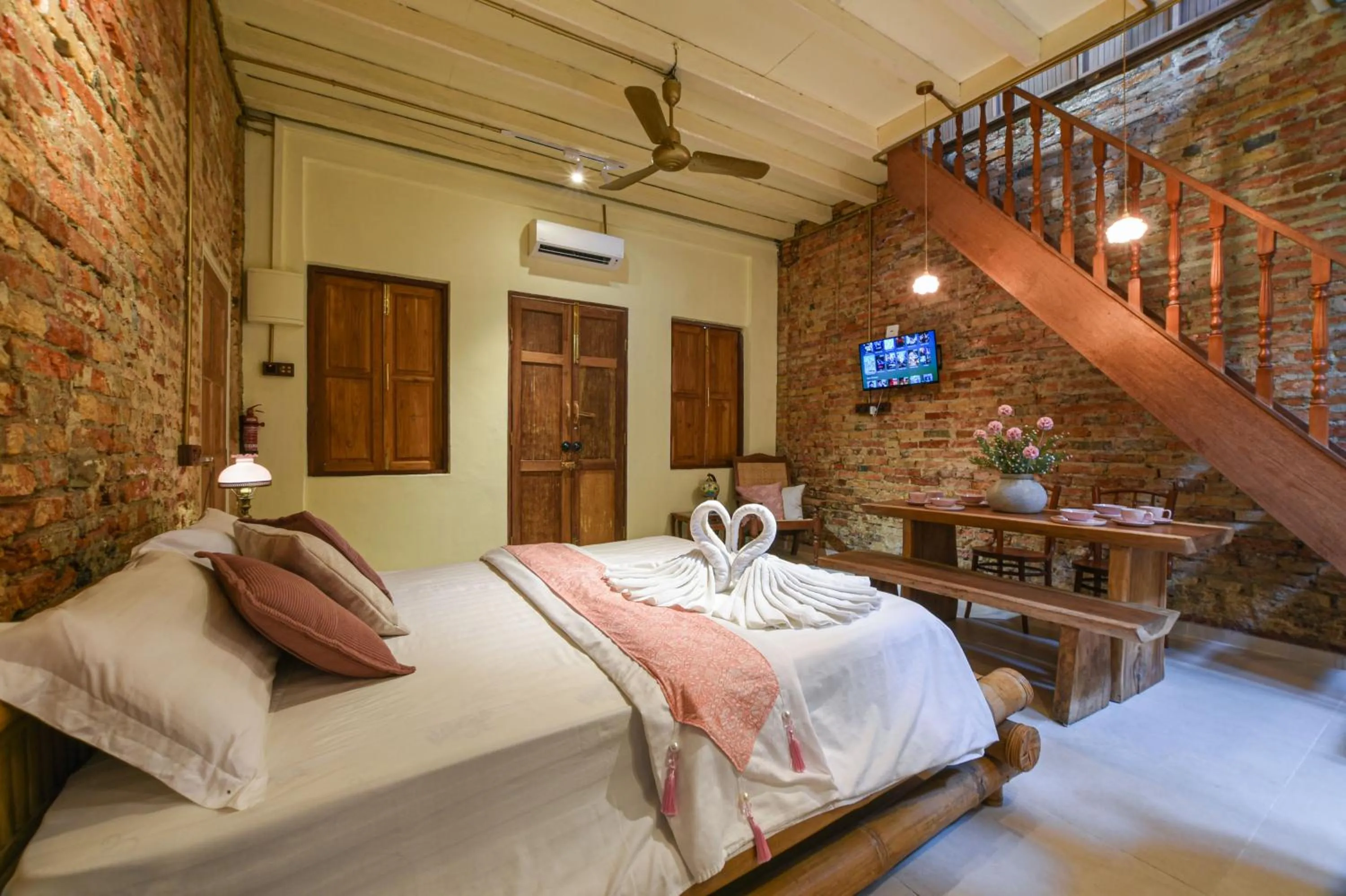 Bed in Ohana House HQ