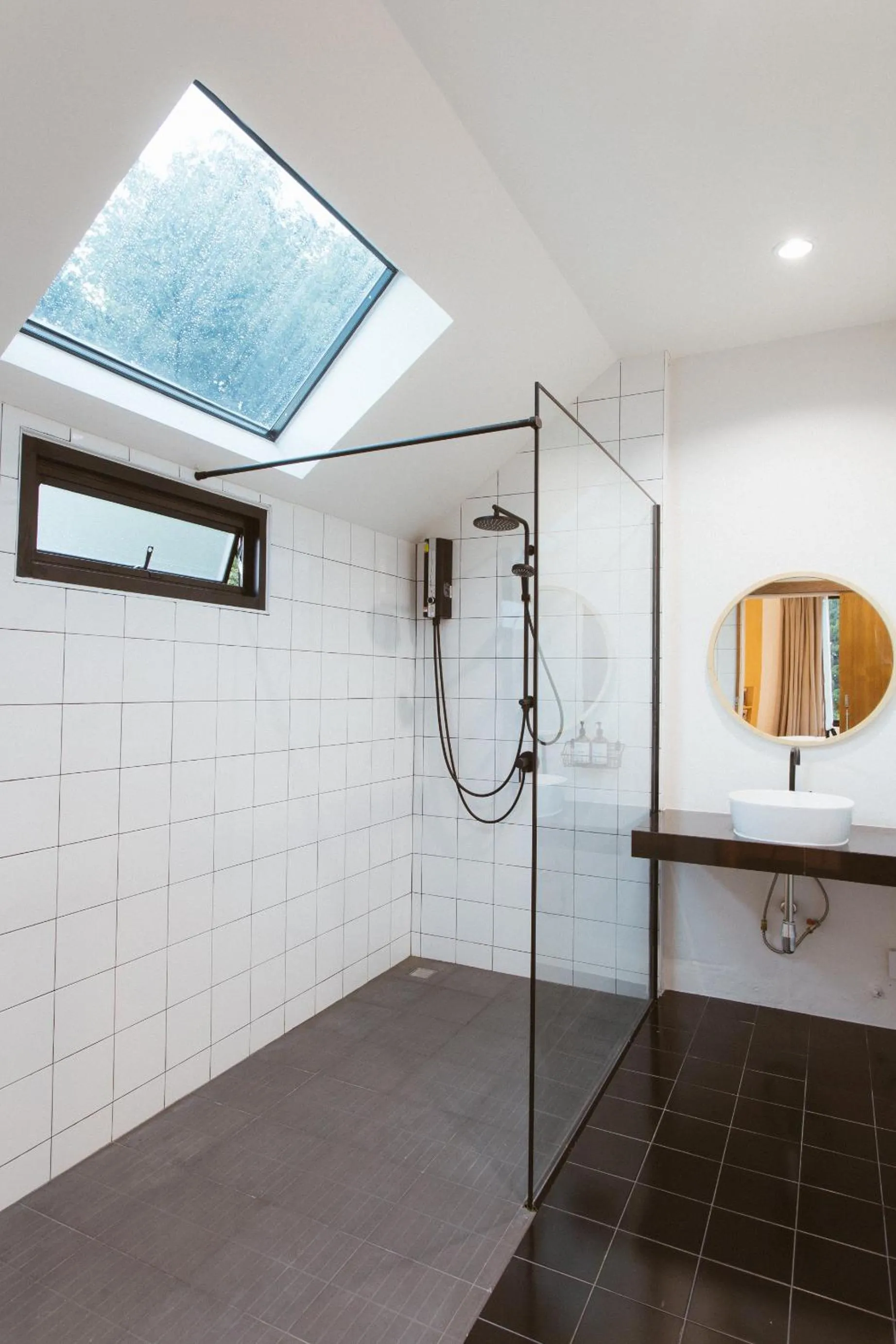 Bathroom in Karpenter Lampang