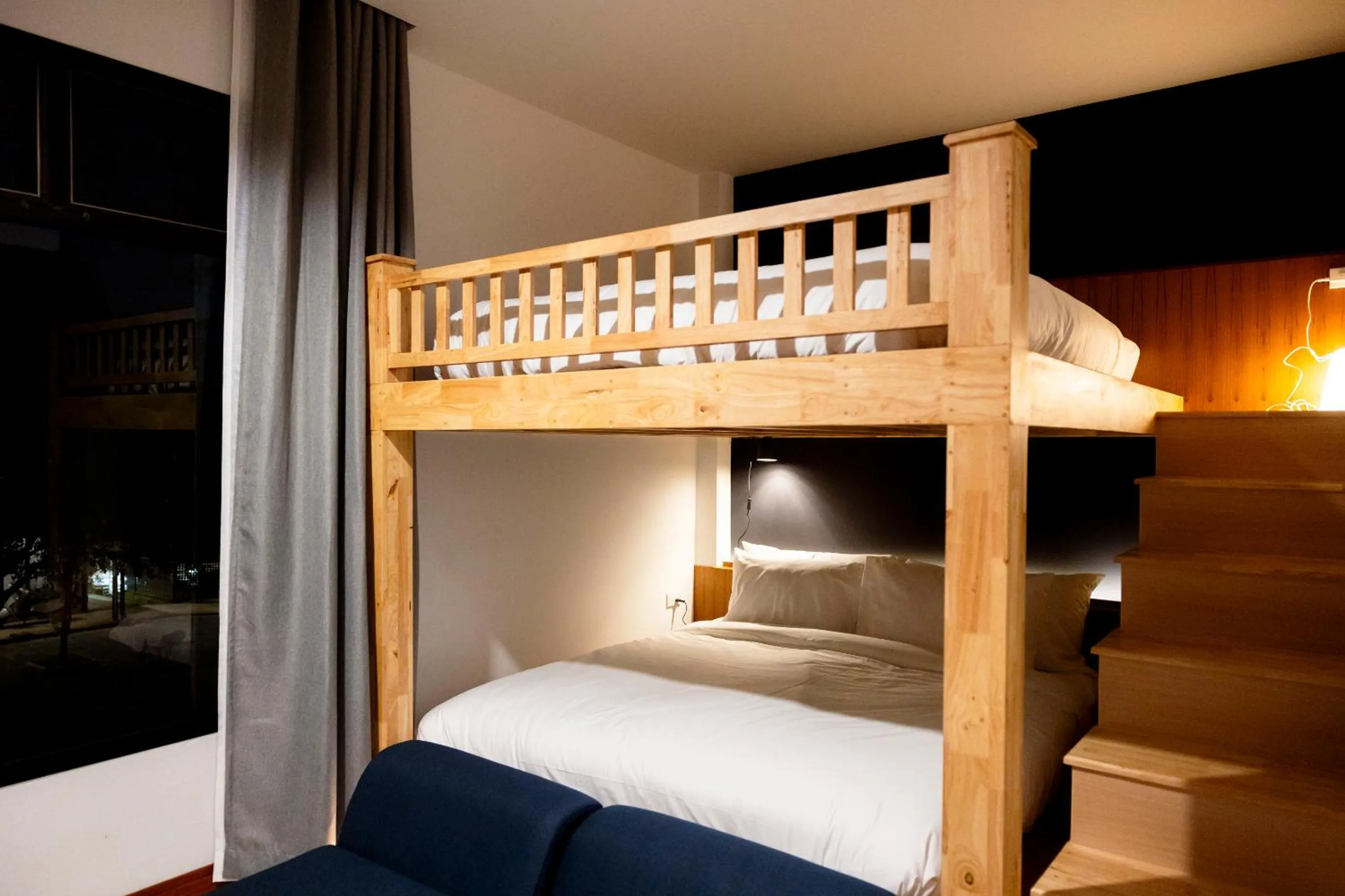 Bed in Karpenter Lampang