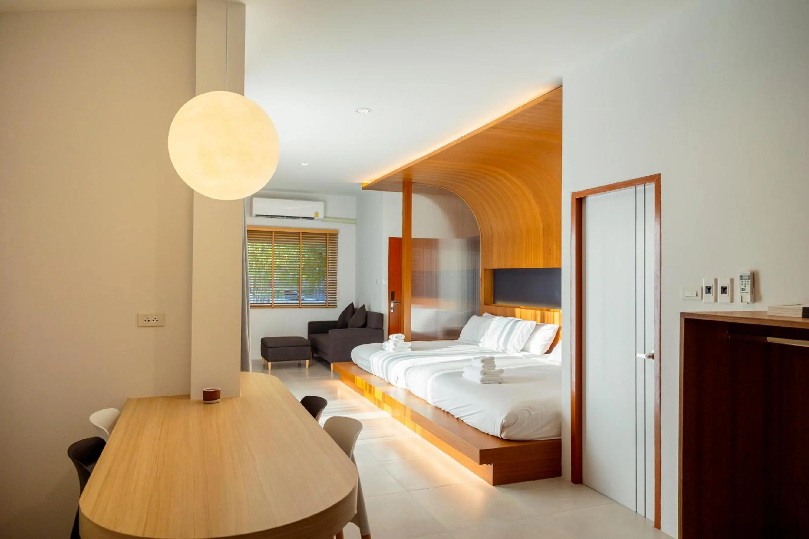 hair dresser, Bed in Karpenter Lampang