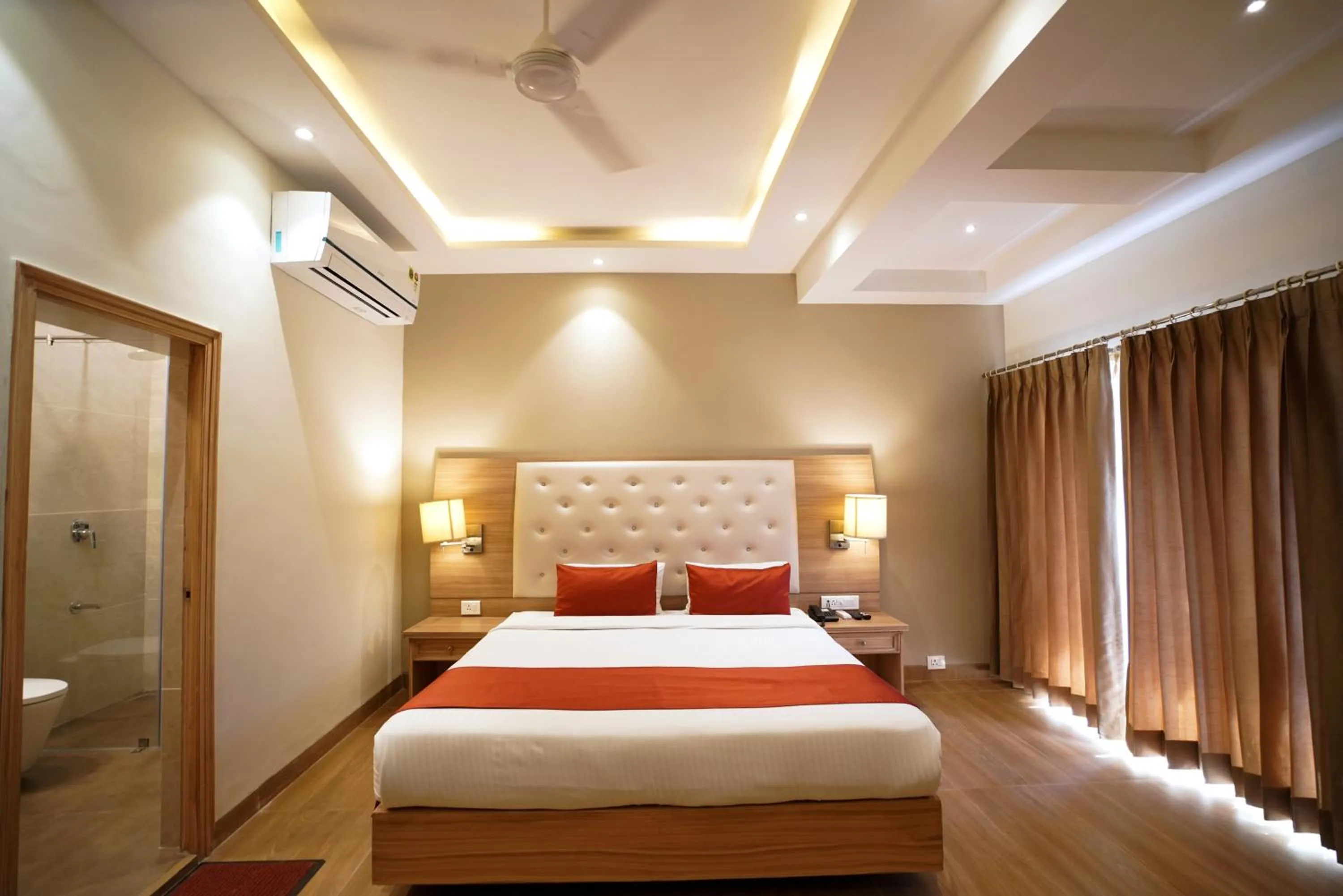 Bedroom, Bed in Kalinga Hotel