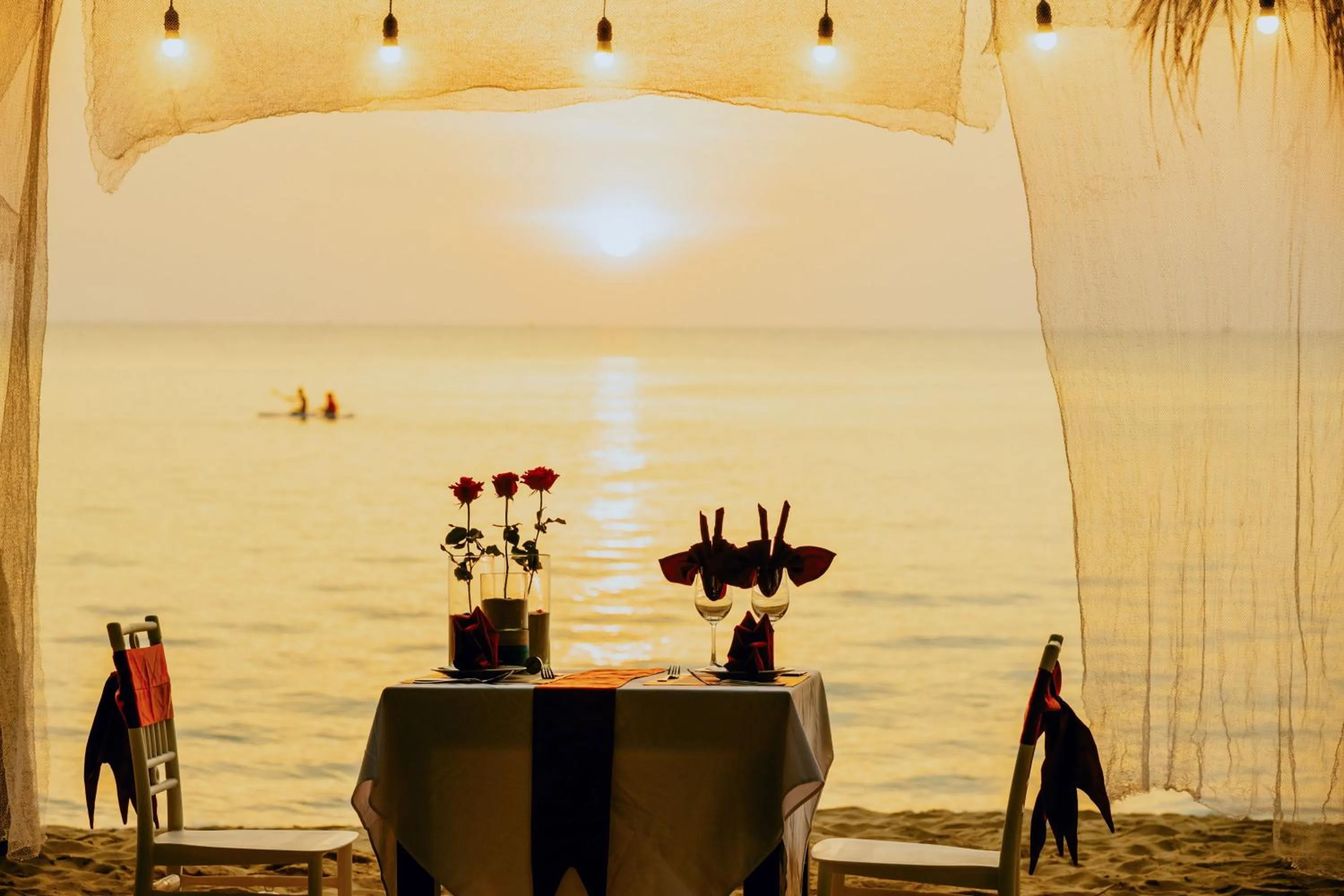 Dining area in Anja Beach Resort & Spa