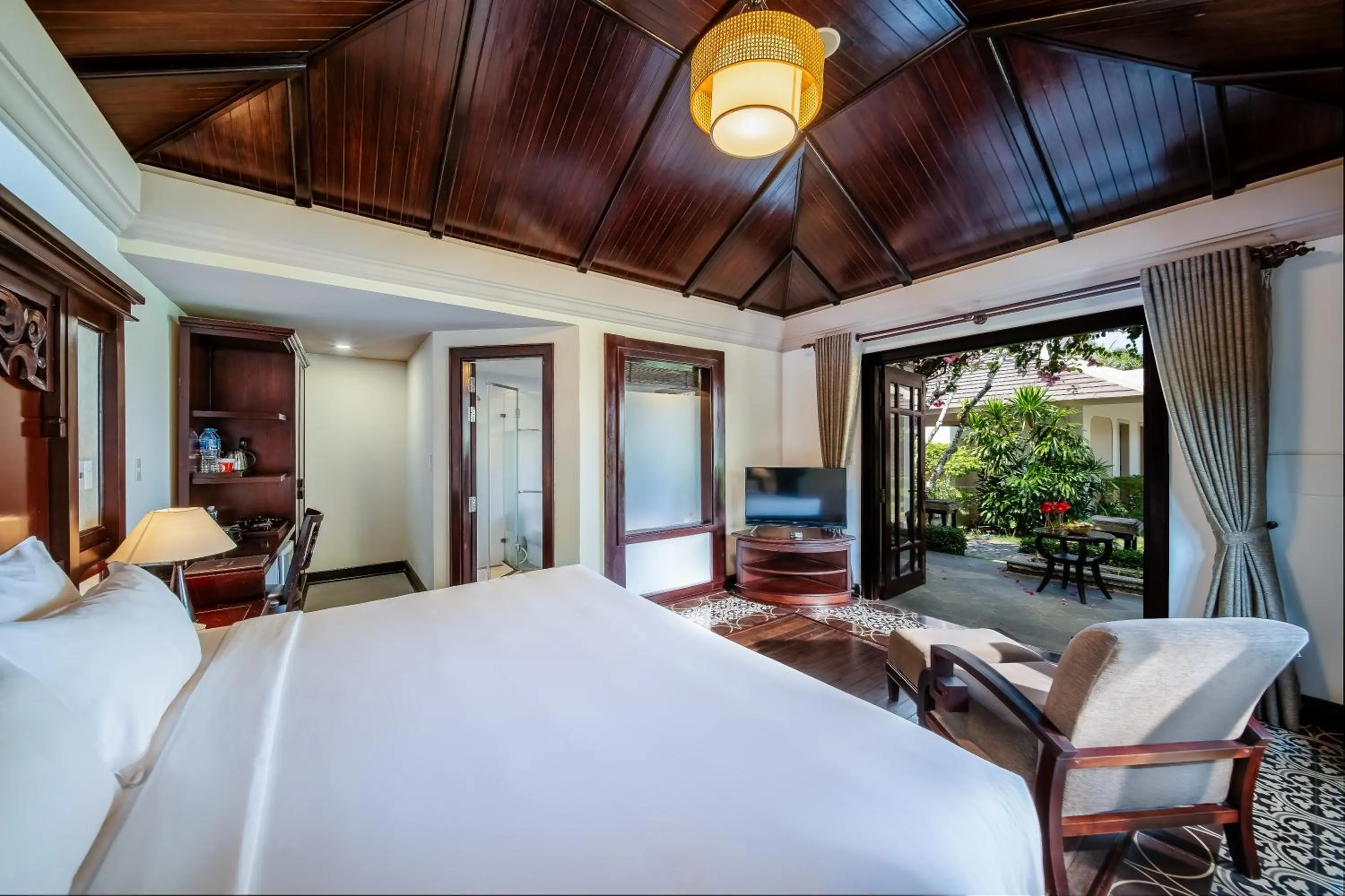 Bed in Anja Beach Resort & Spa