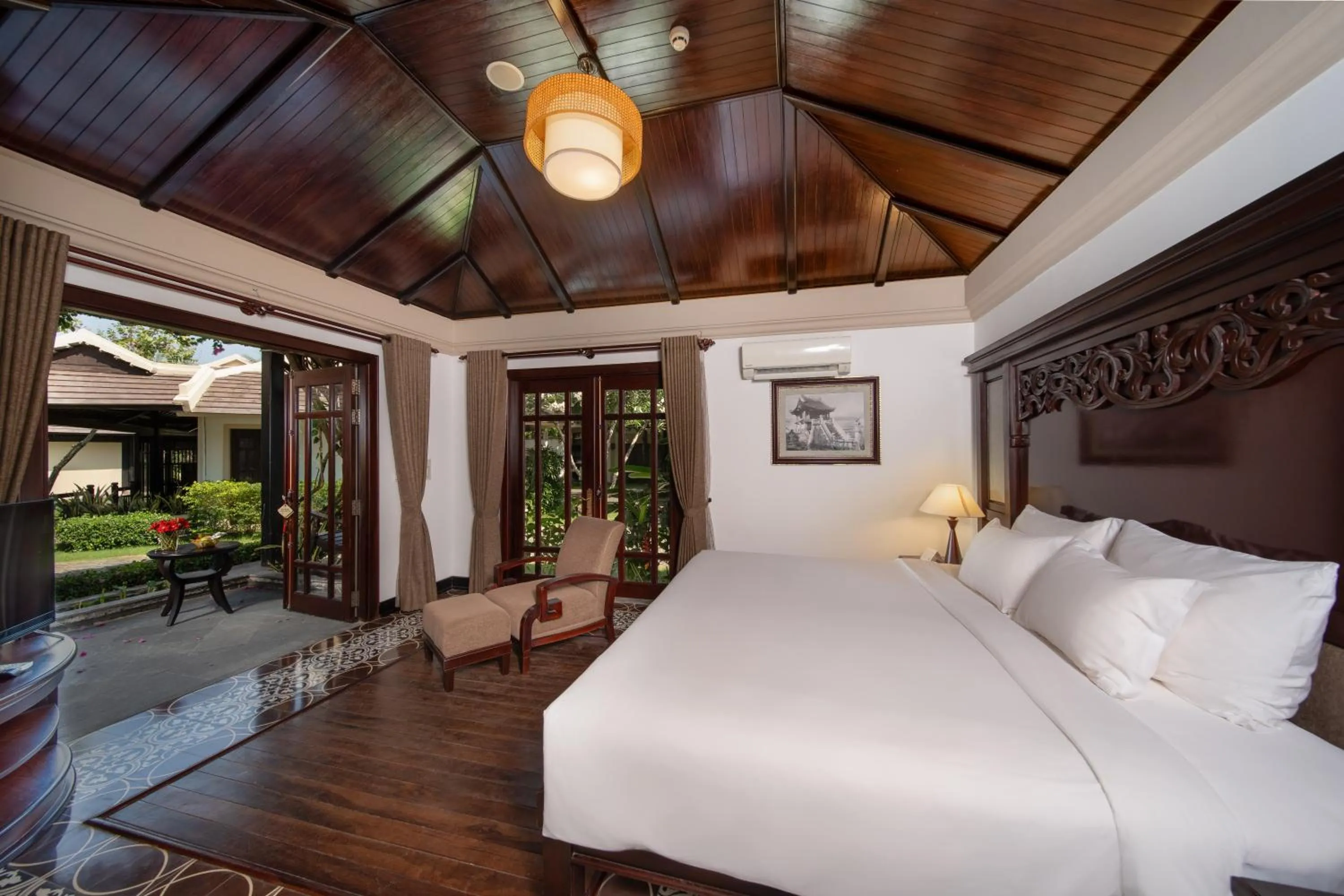 Bed in Anja Beach Resort & Spa