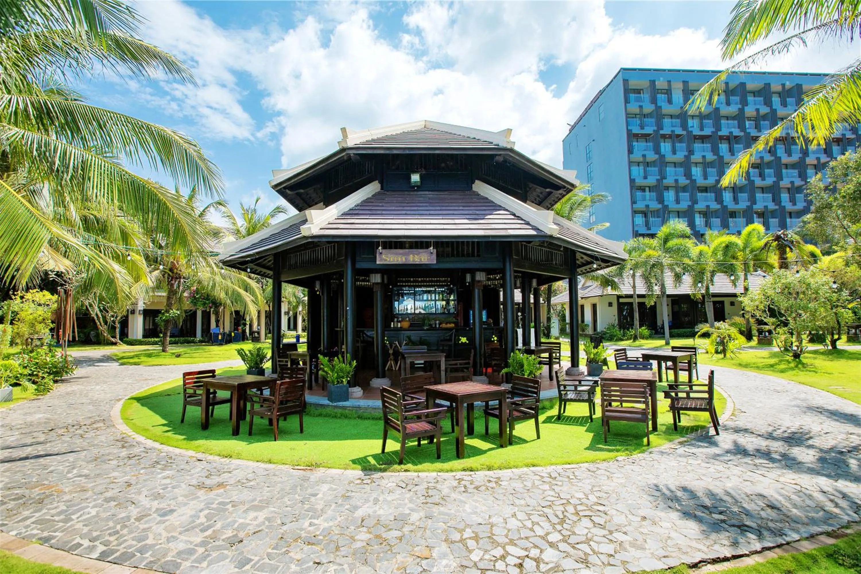 Banquet/Function facilities in Anja Beach Resort & Spa