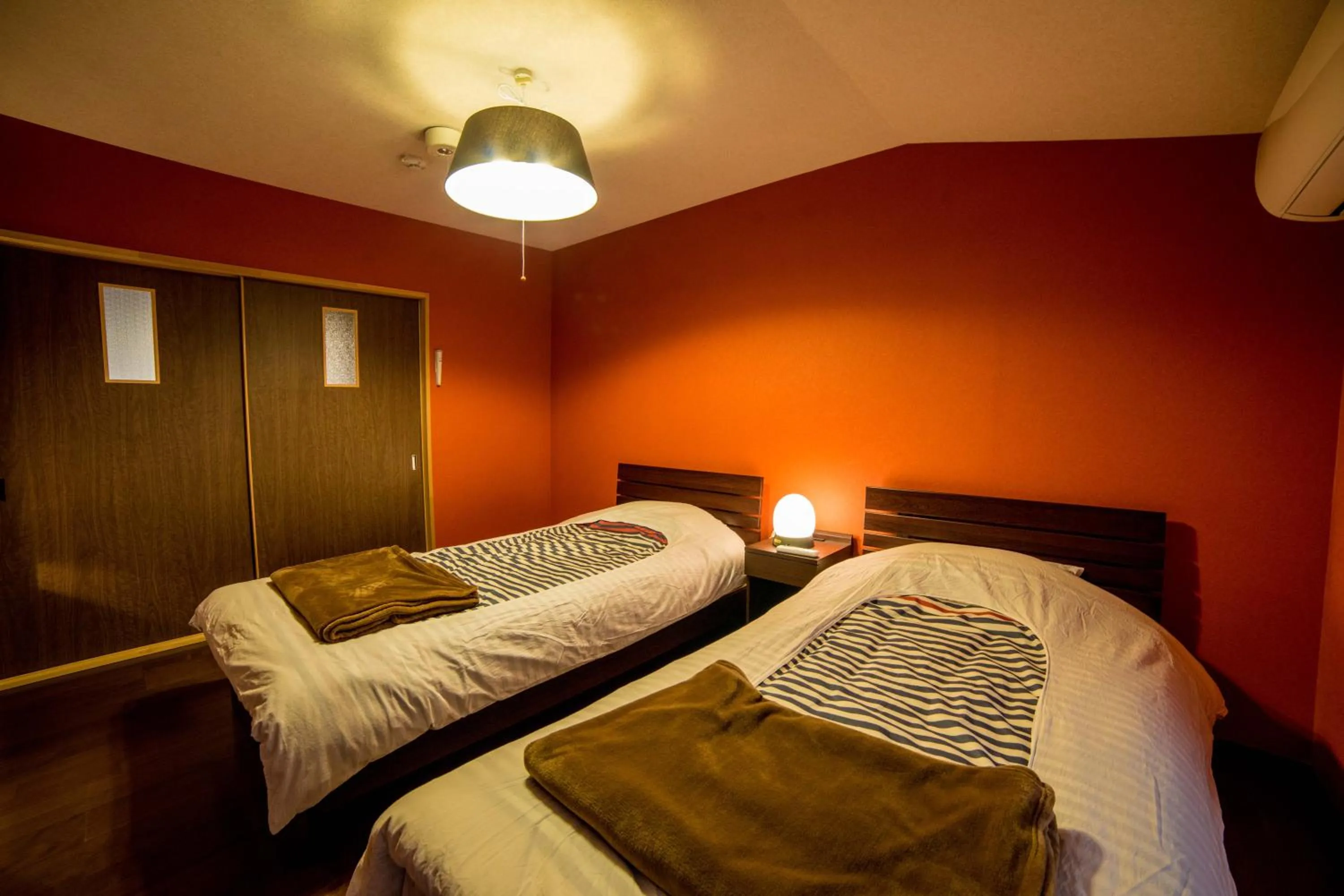 Bedroom, Bed in Kumano House