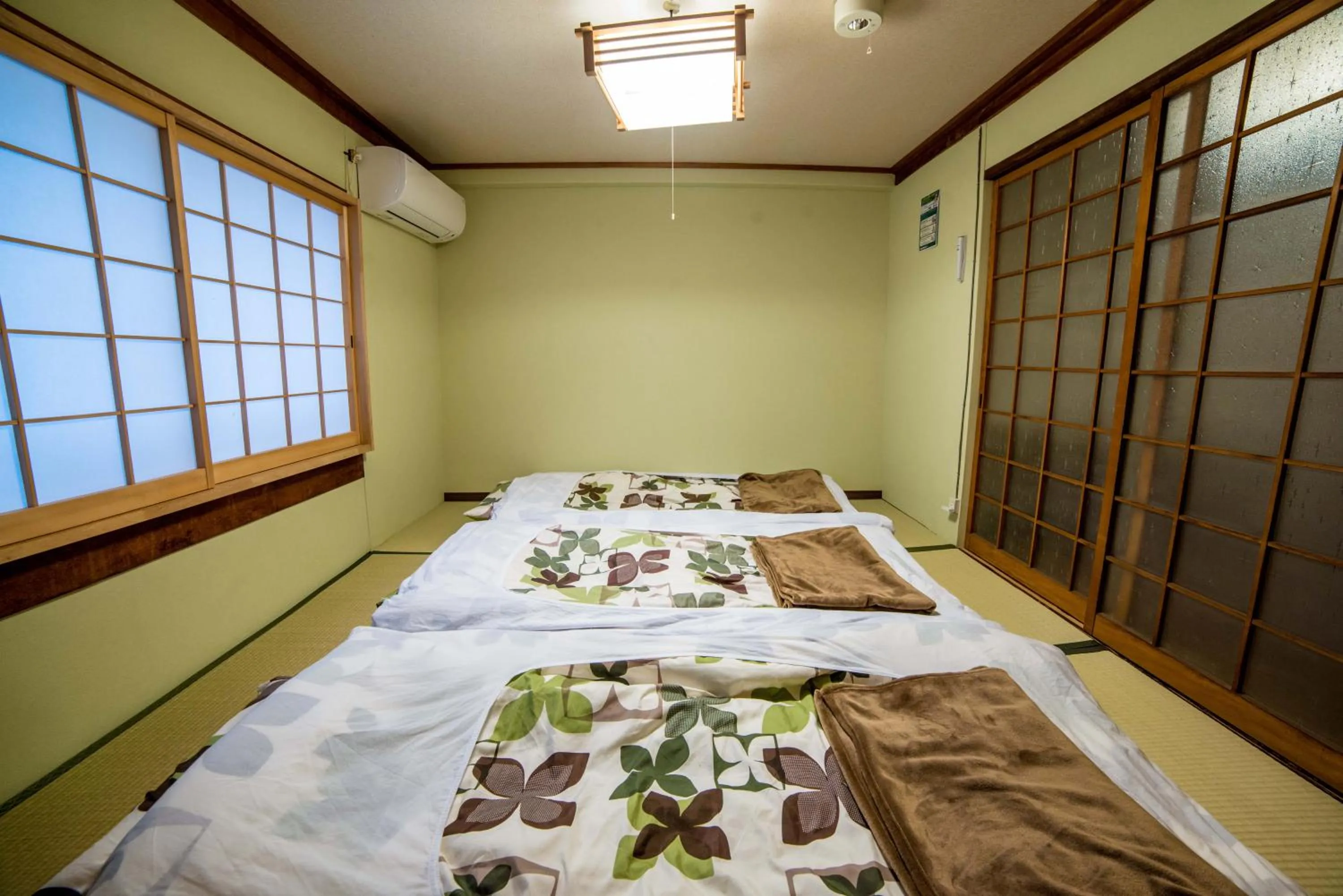 Photo of the whole room, Bed in Kumano House