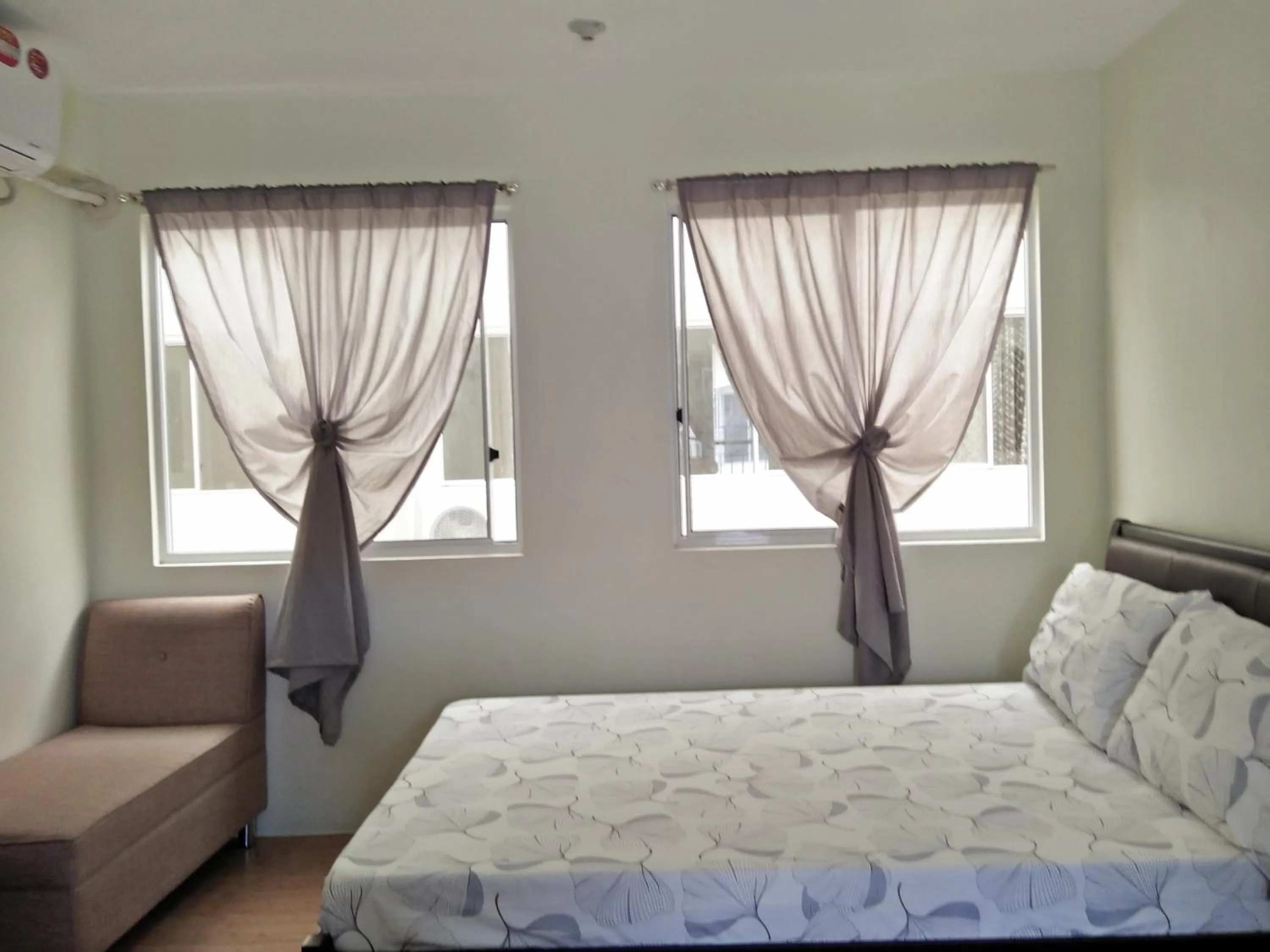 Bed in Sanremo Oasis Condominium