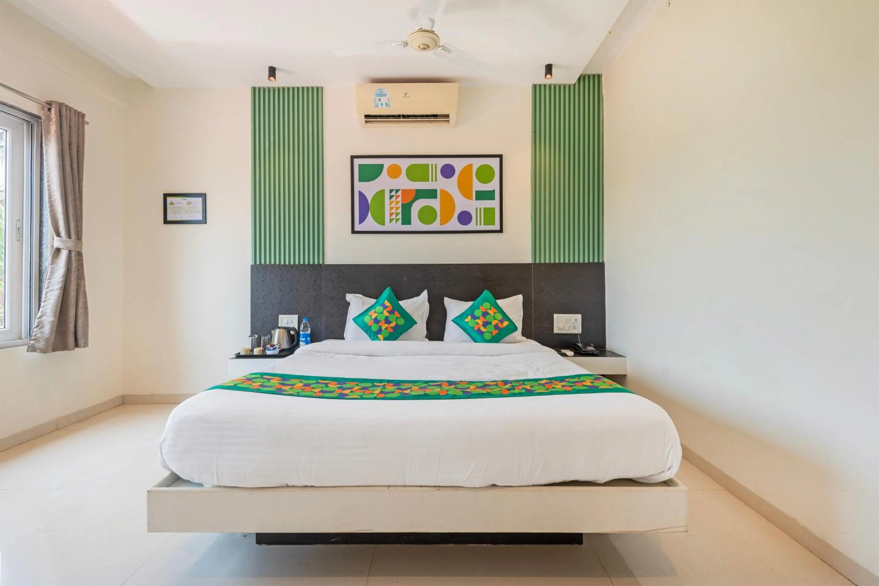 Bedroom, Bed in Treebo Kuber Palace with Swimming Pool