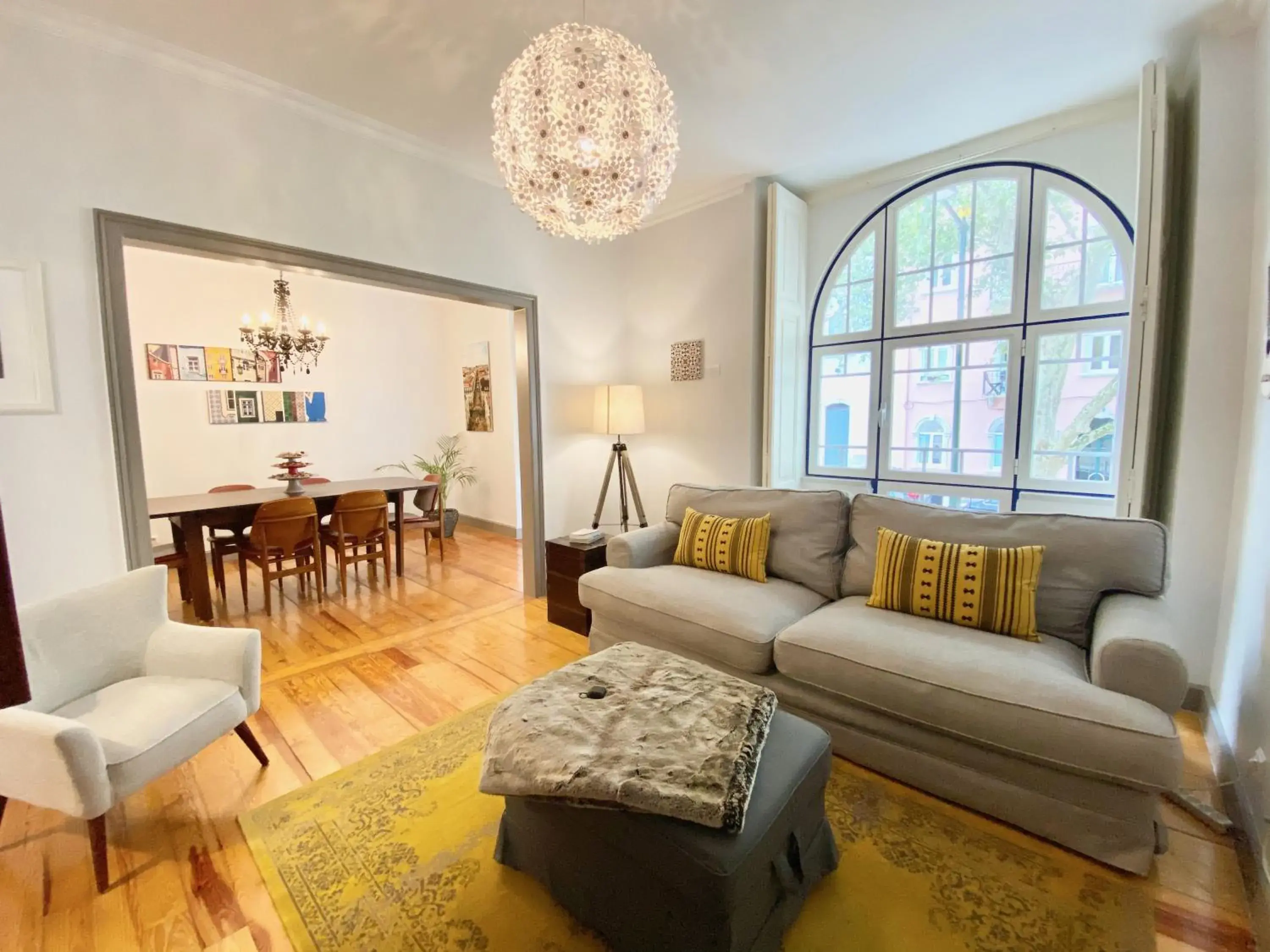 Luxury Vintage apartment by MyPlaceForYou, at the city centre next to Marquês de Pombal Luxury Vintage apartment by MyPlaceForYou, at the city centre next to Marquês de Pombal