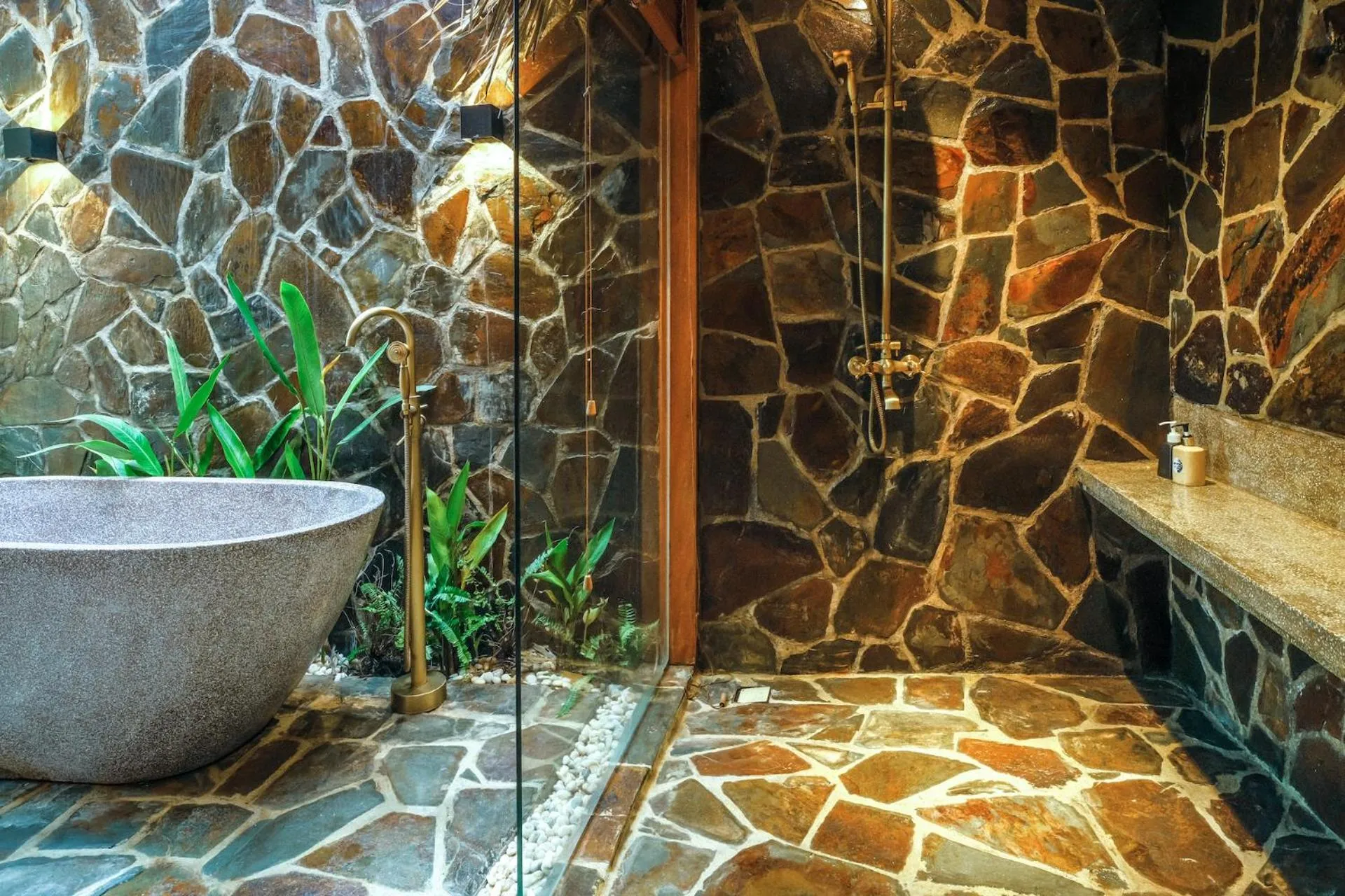 Bathroom in An Villa boutique resort