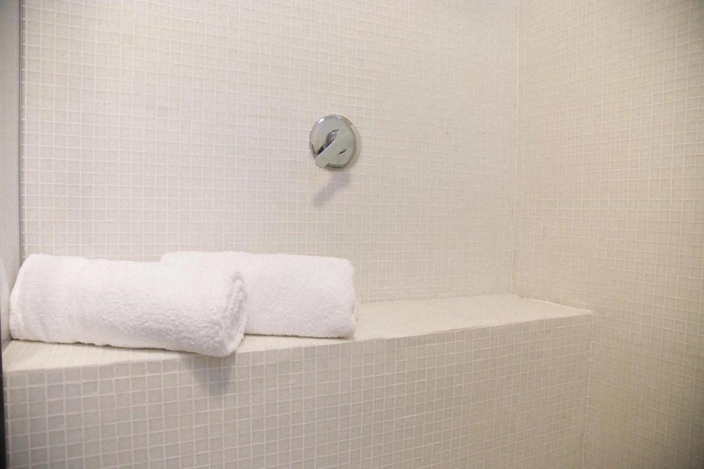 Shower, Bed in Suite del Teatro Romano