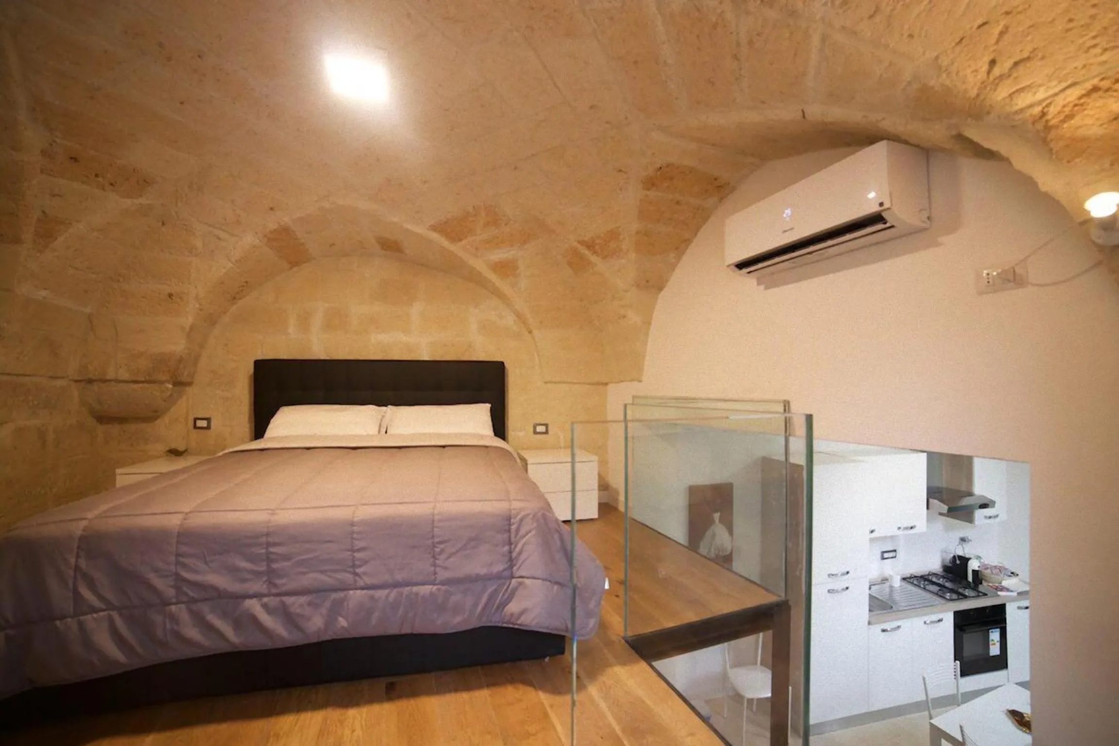 TV and multimedia, Bed in Suite del Teatro Romano