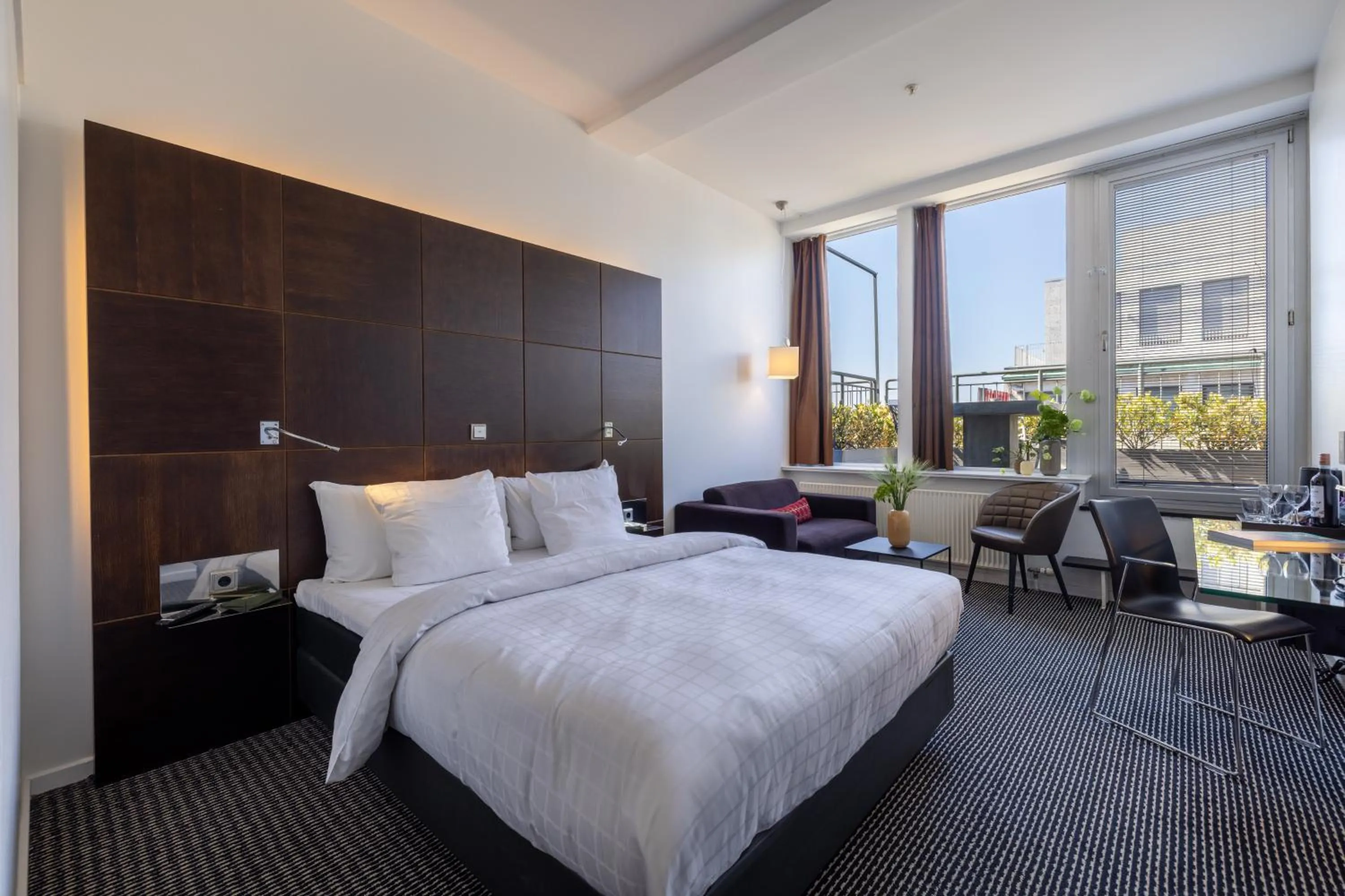 View (from property/room), Bed in The Square