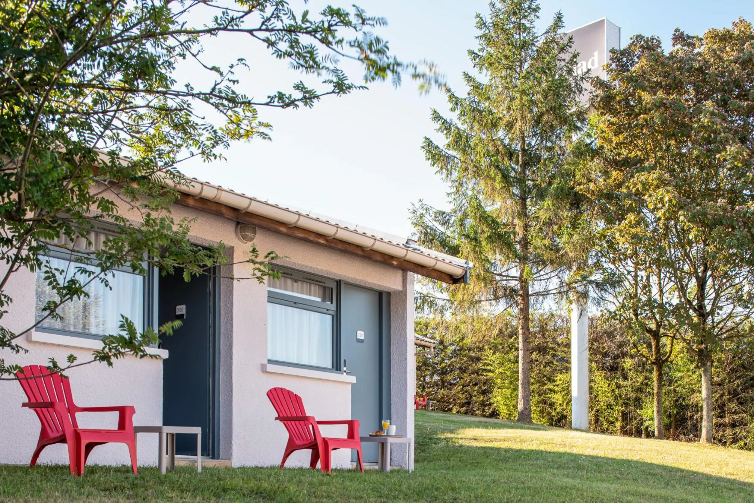 Garden in KYRIAD LYON EST – Saint Quentin Fallavier