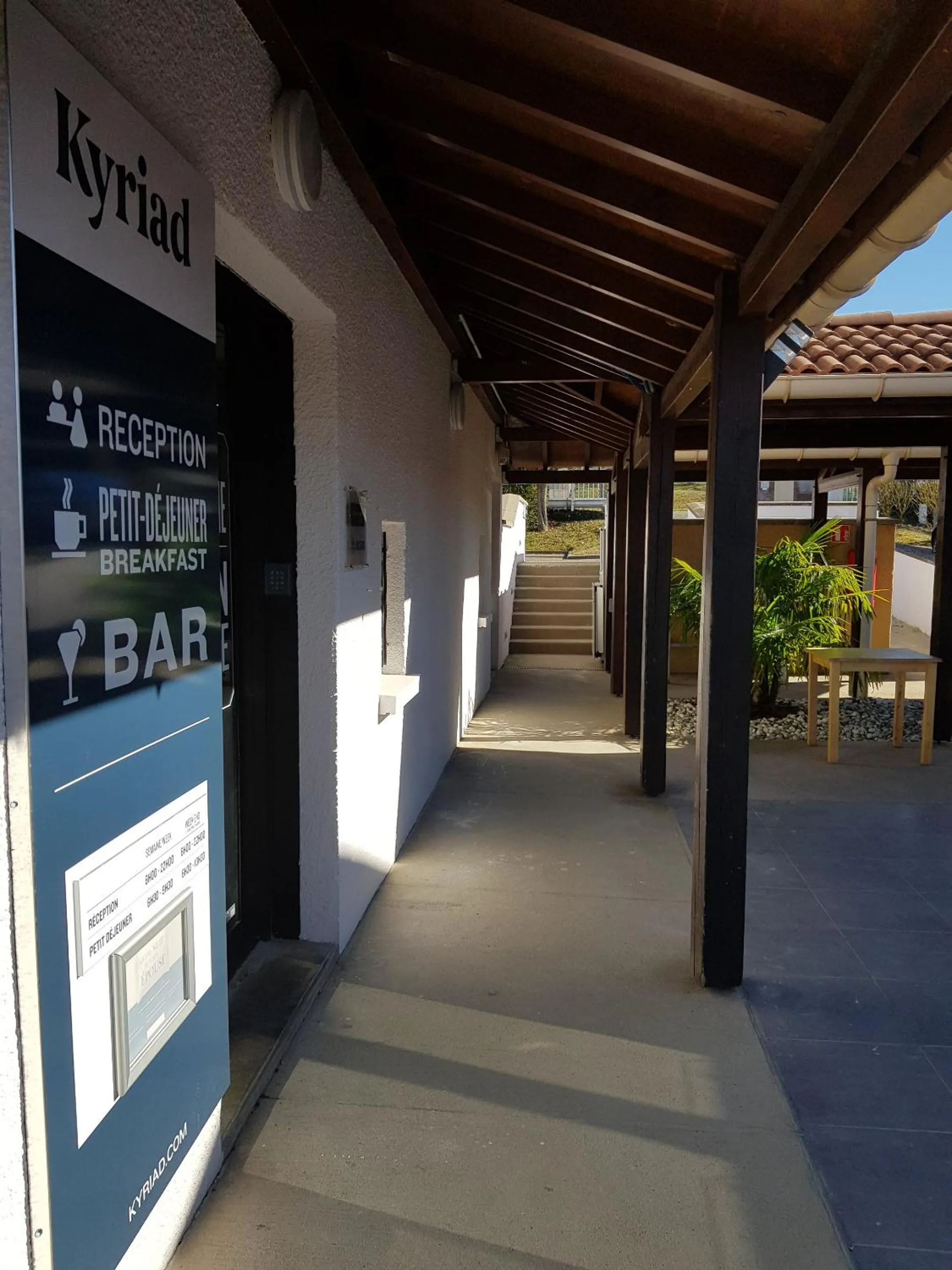 Facade/entrance in KYRIAD LYON EST – Saint Quentin Fallavier