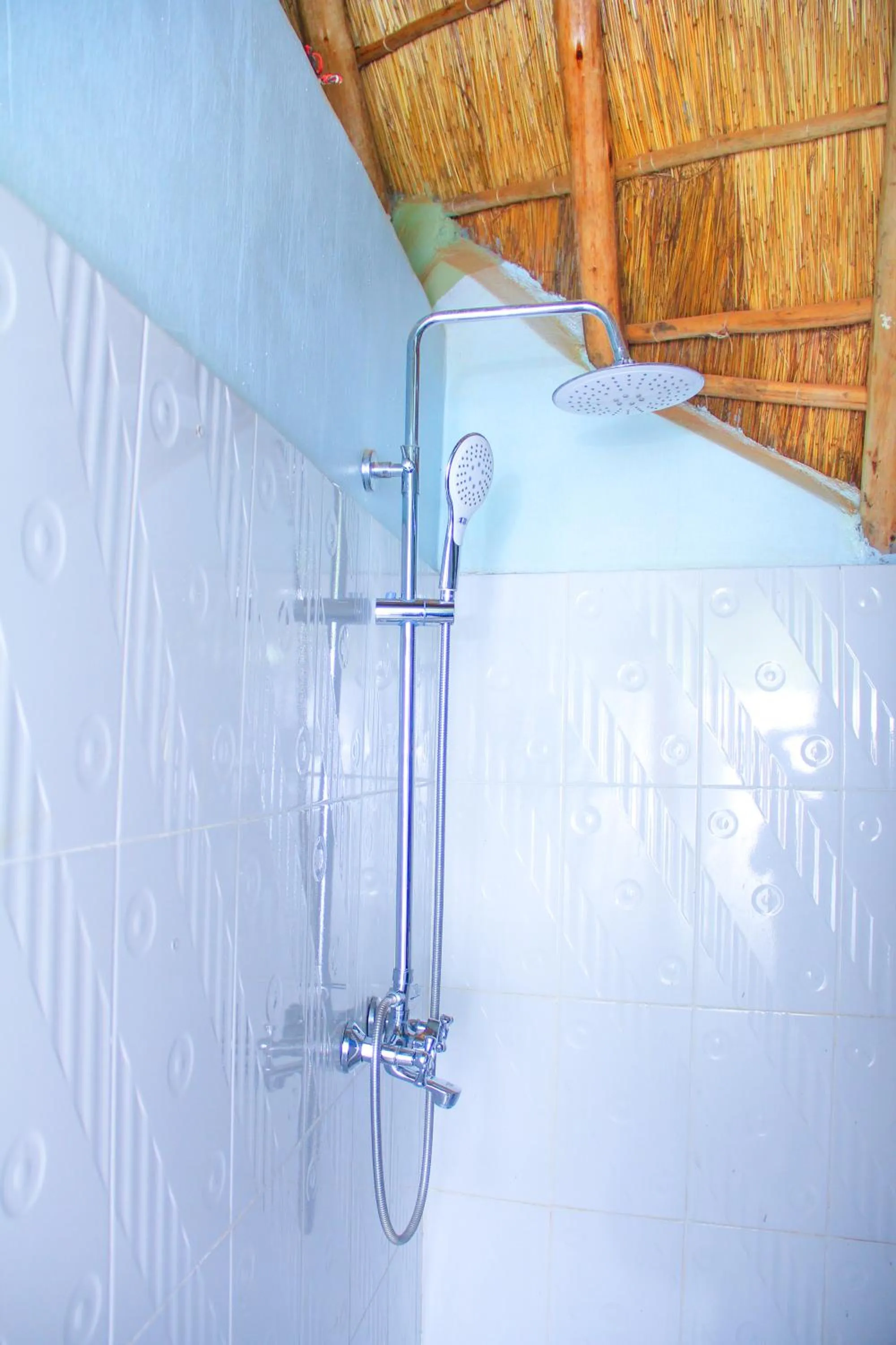 Bathroom in Elite Backpackers Services