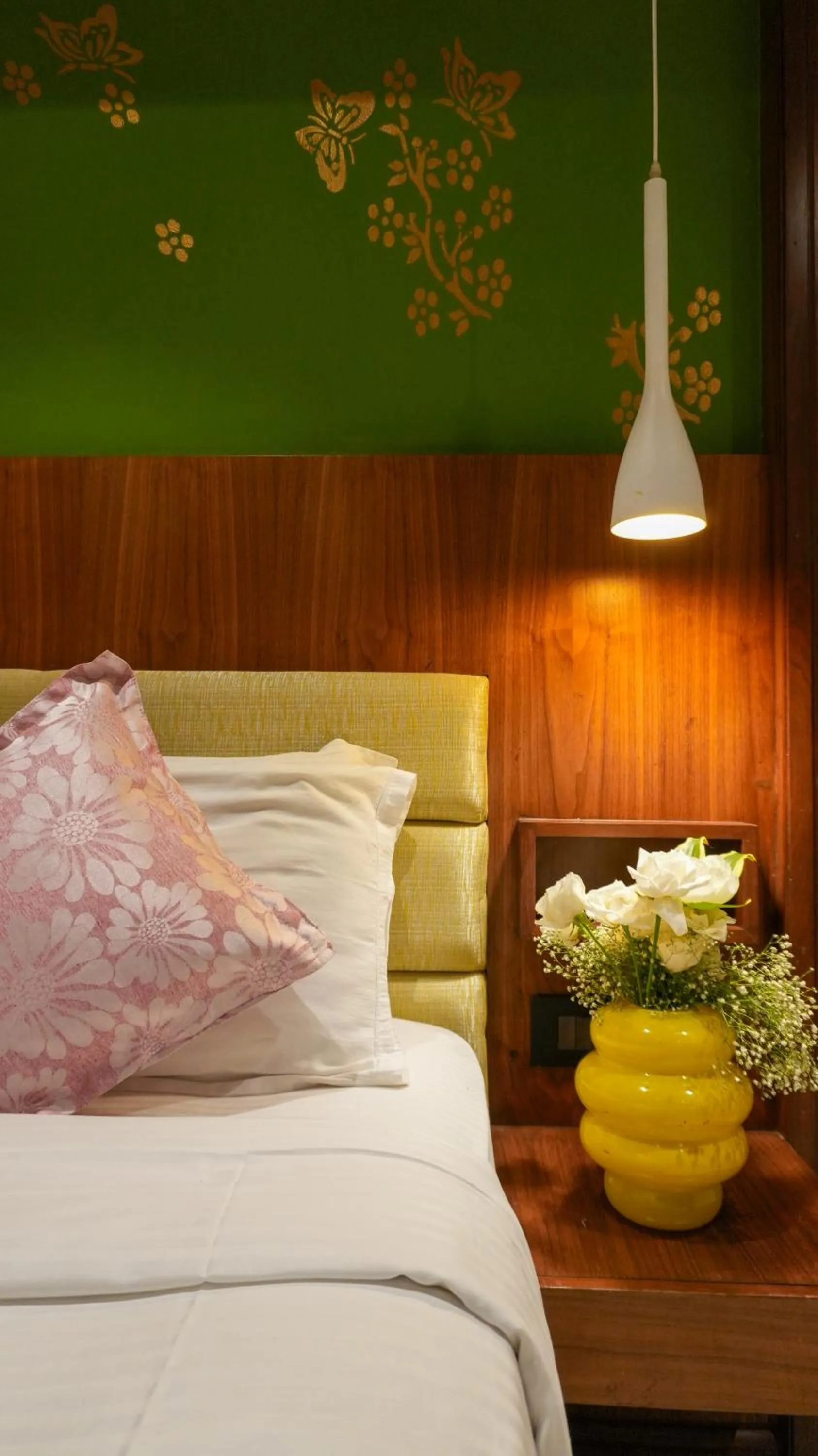 Bedroom, Bed in Club Emerald