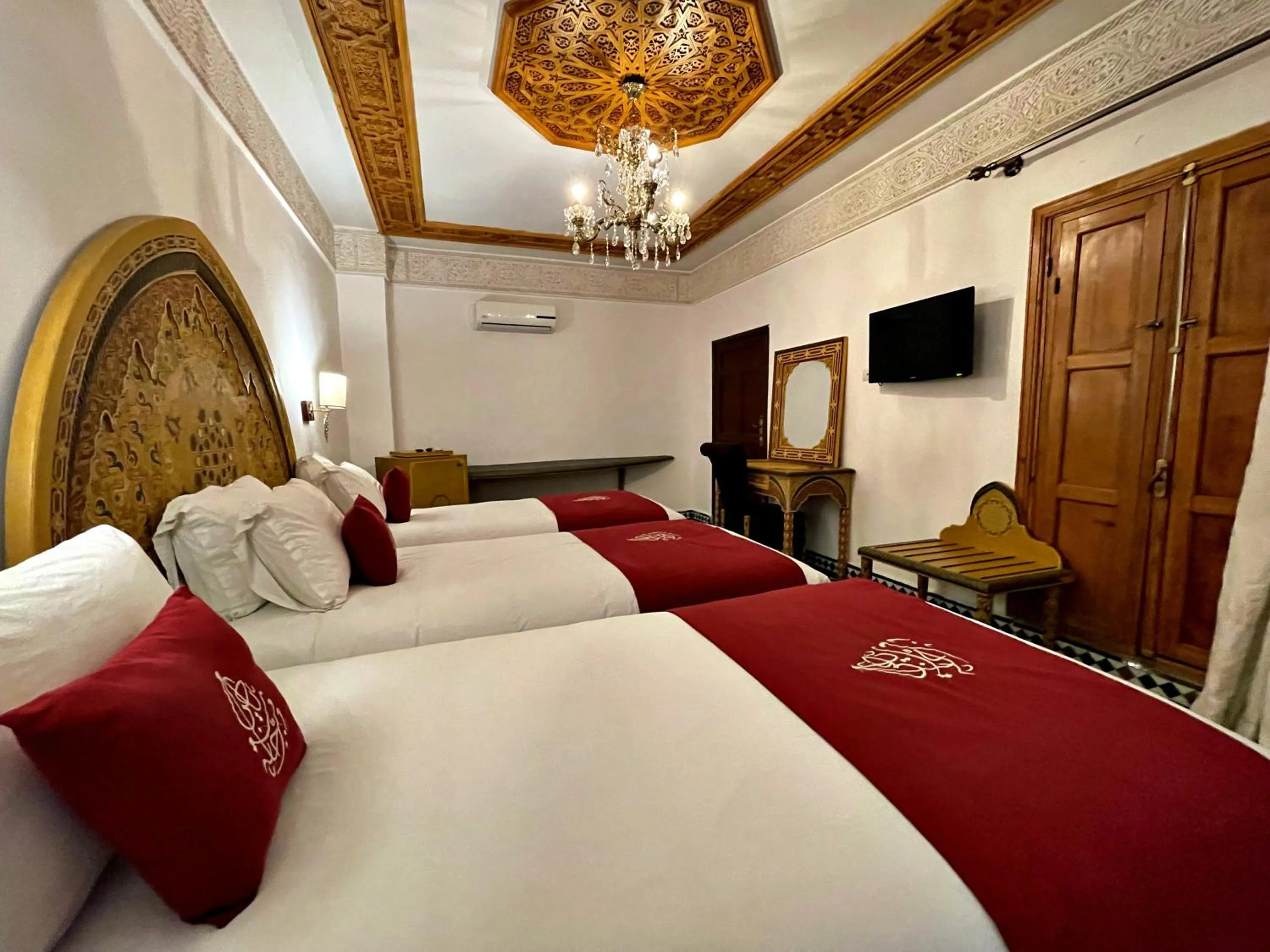 Bed in Riad Marjana suites & Spa