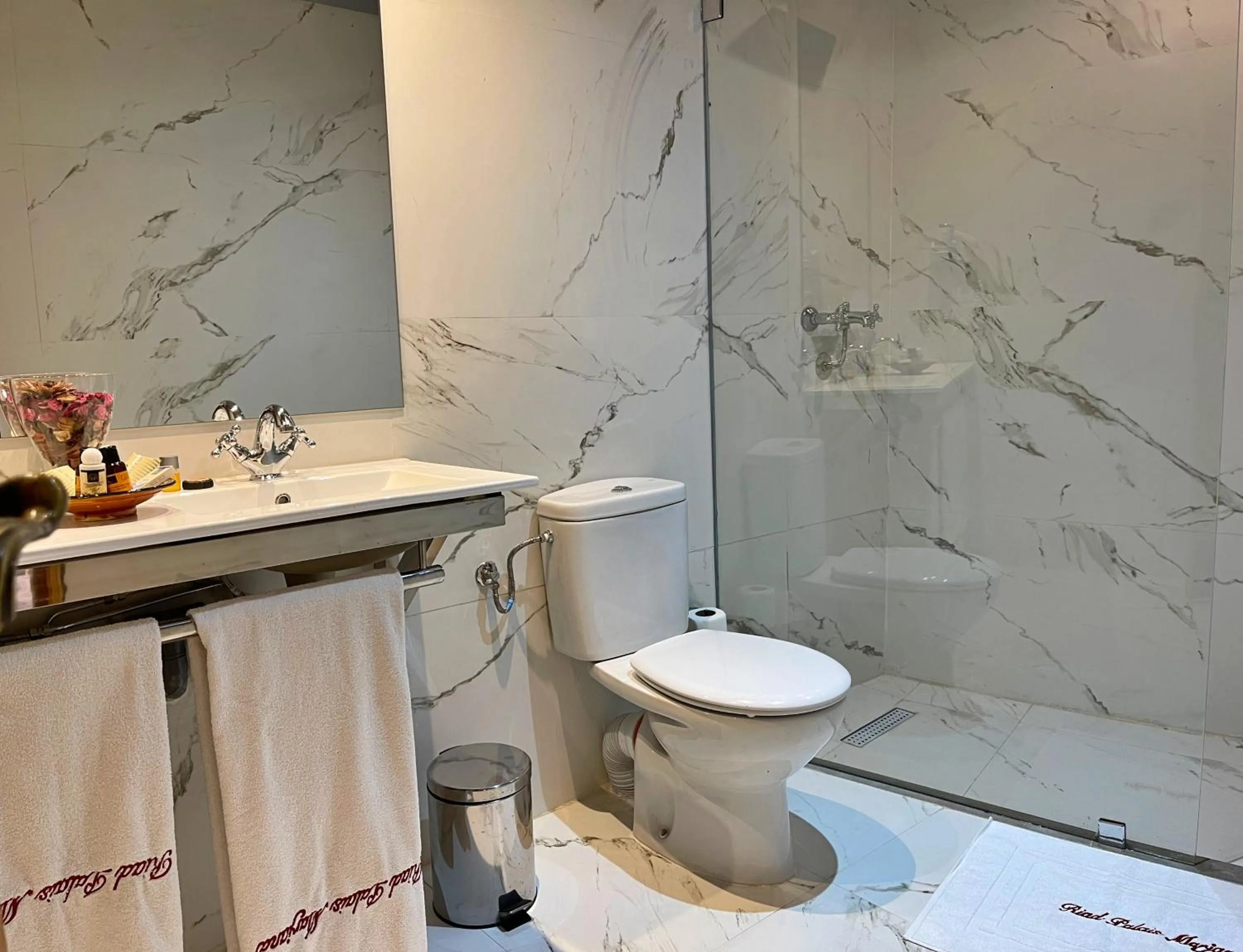 Bathroom in Riad Marjana suites & Spa