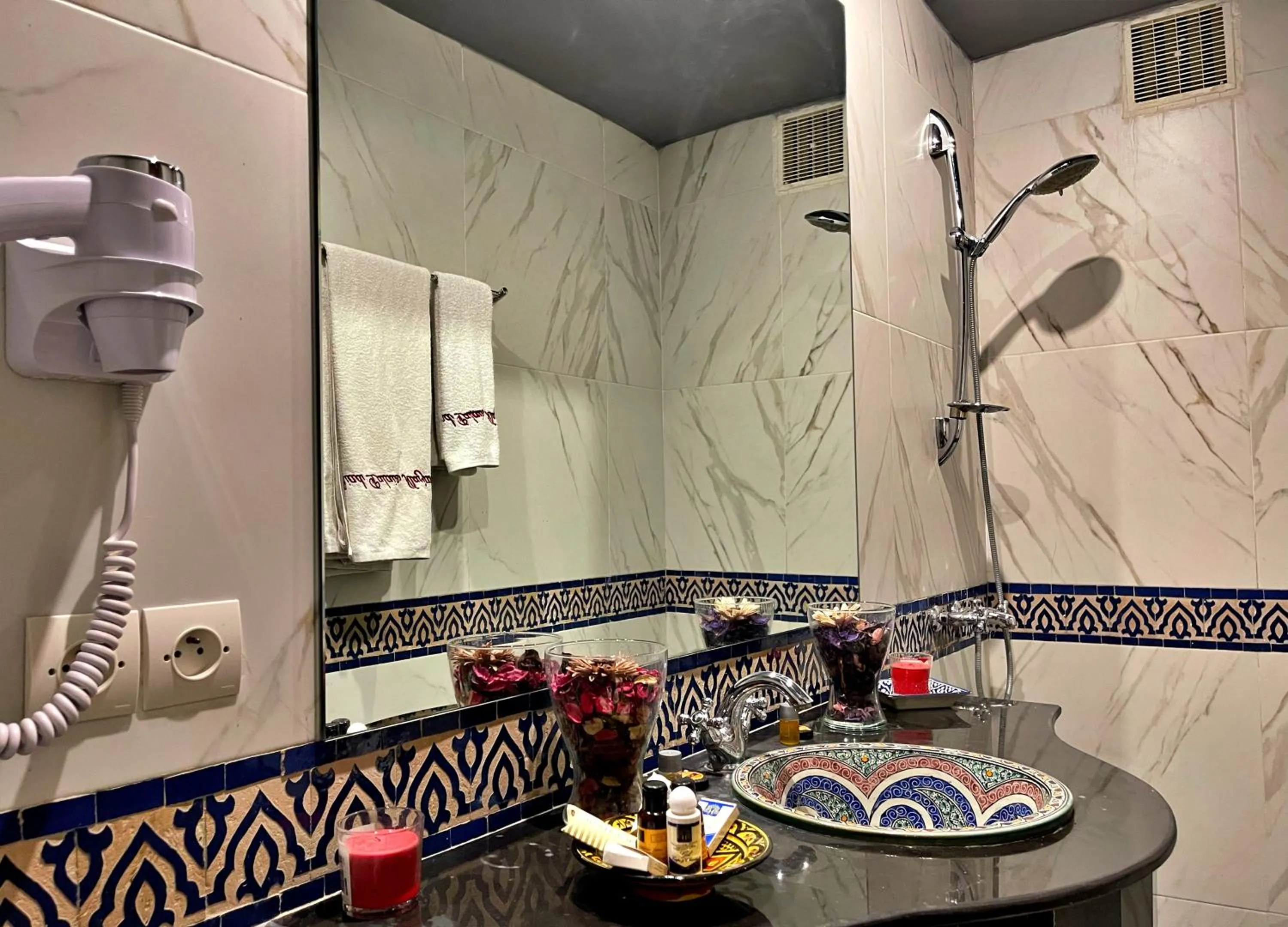 Bathroom in Riad Marjana suites & Spa