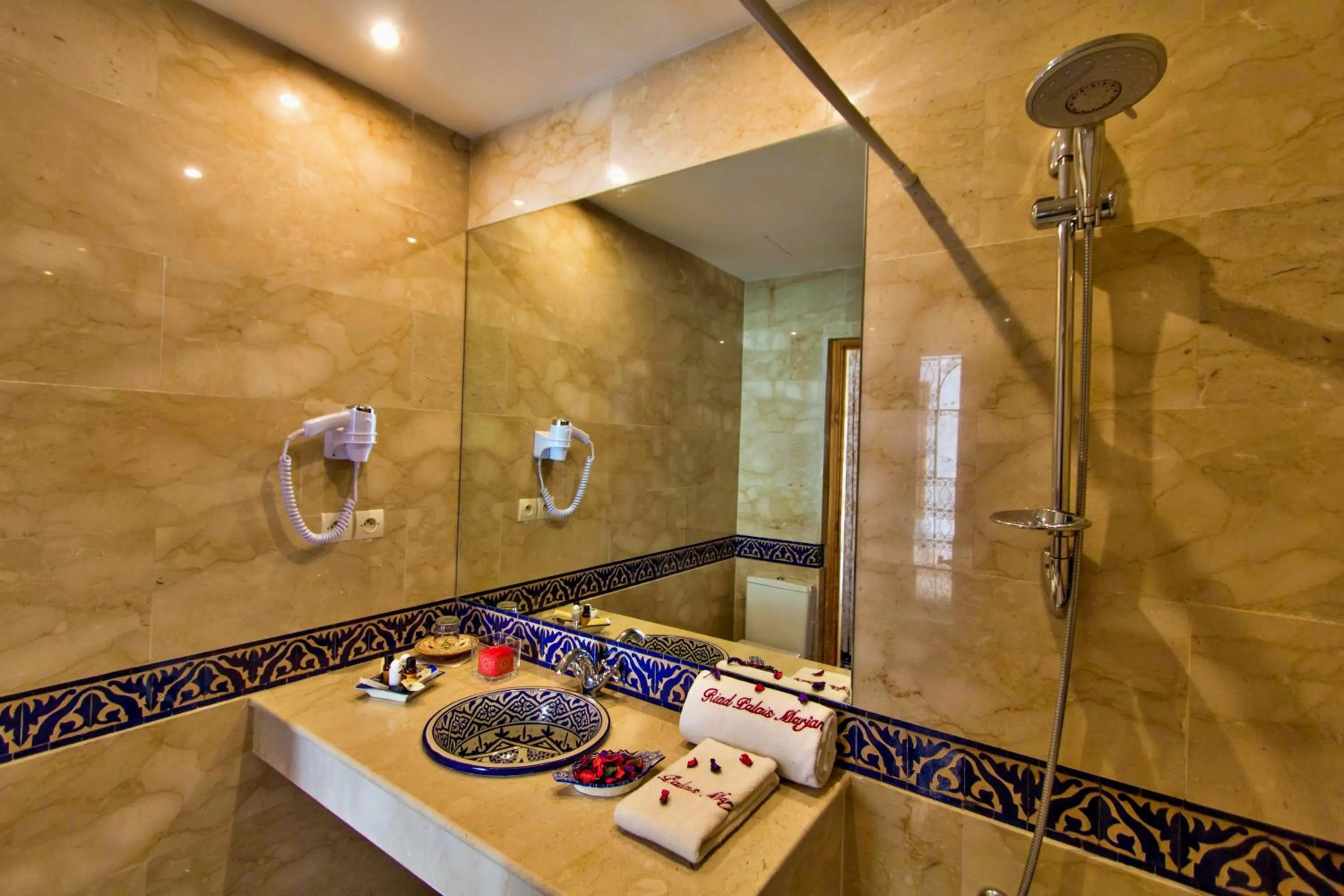 Bed in Riad Marjana suites & Spa