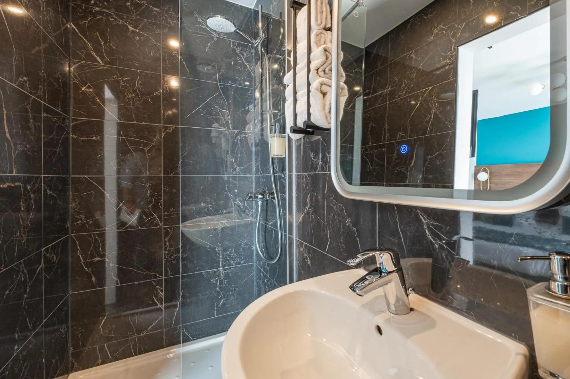 The Originals Boutique, Hôtel Le Marignan,Le Havre Centre Gare