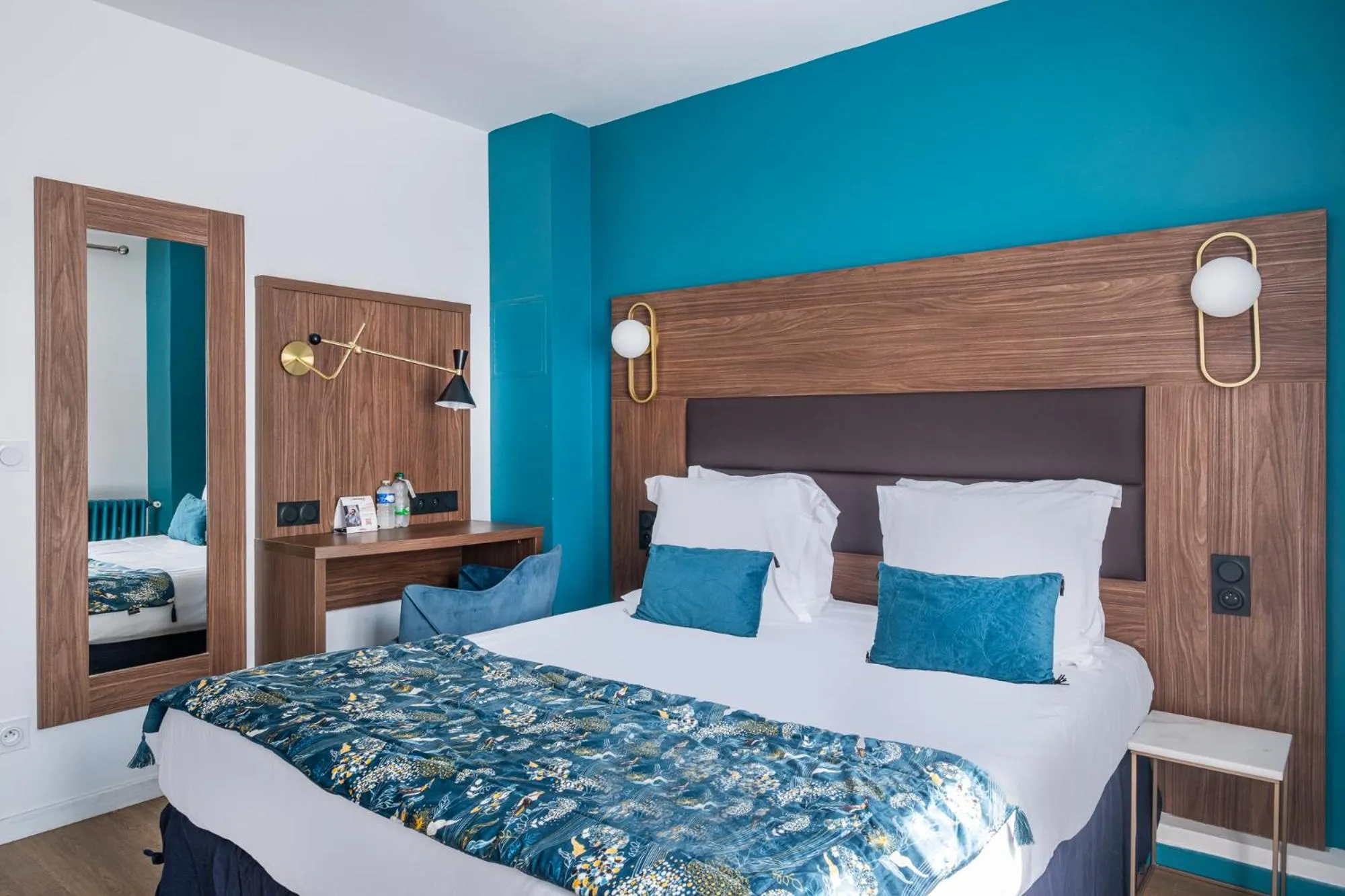 Bed in The Originals Boutique, Hôtel Le Marignan,Le Havre Centre Gare