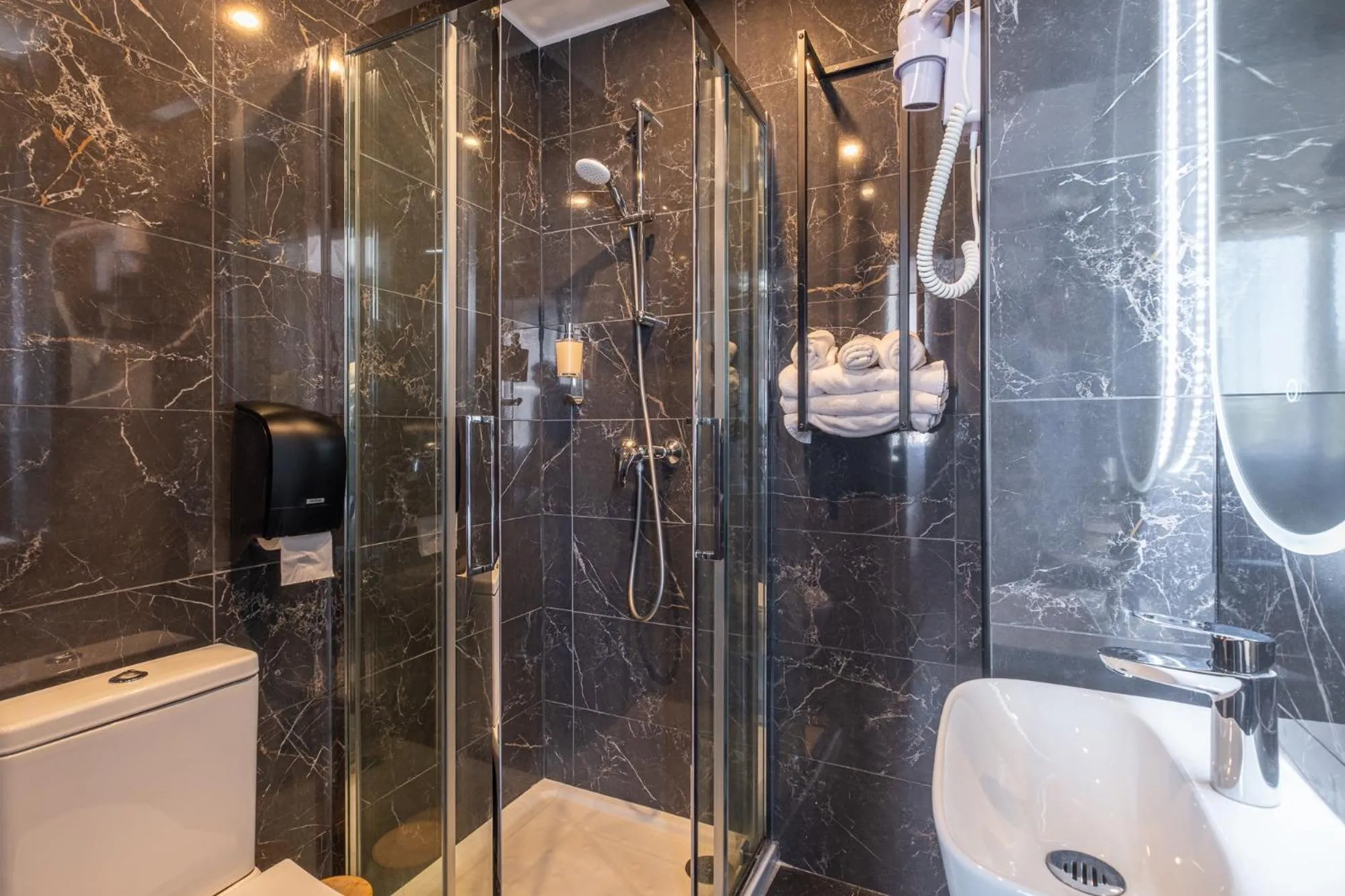 The Originals Boutique, Hôtel Le Marignan,Le Havre Centre Gare