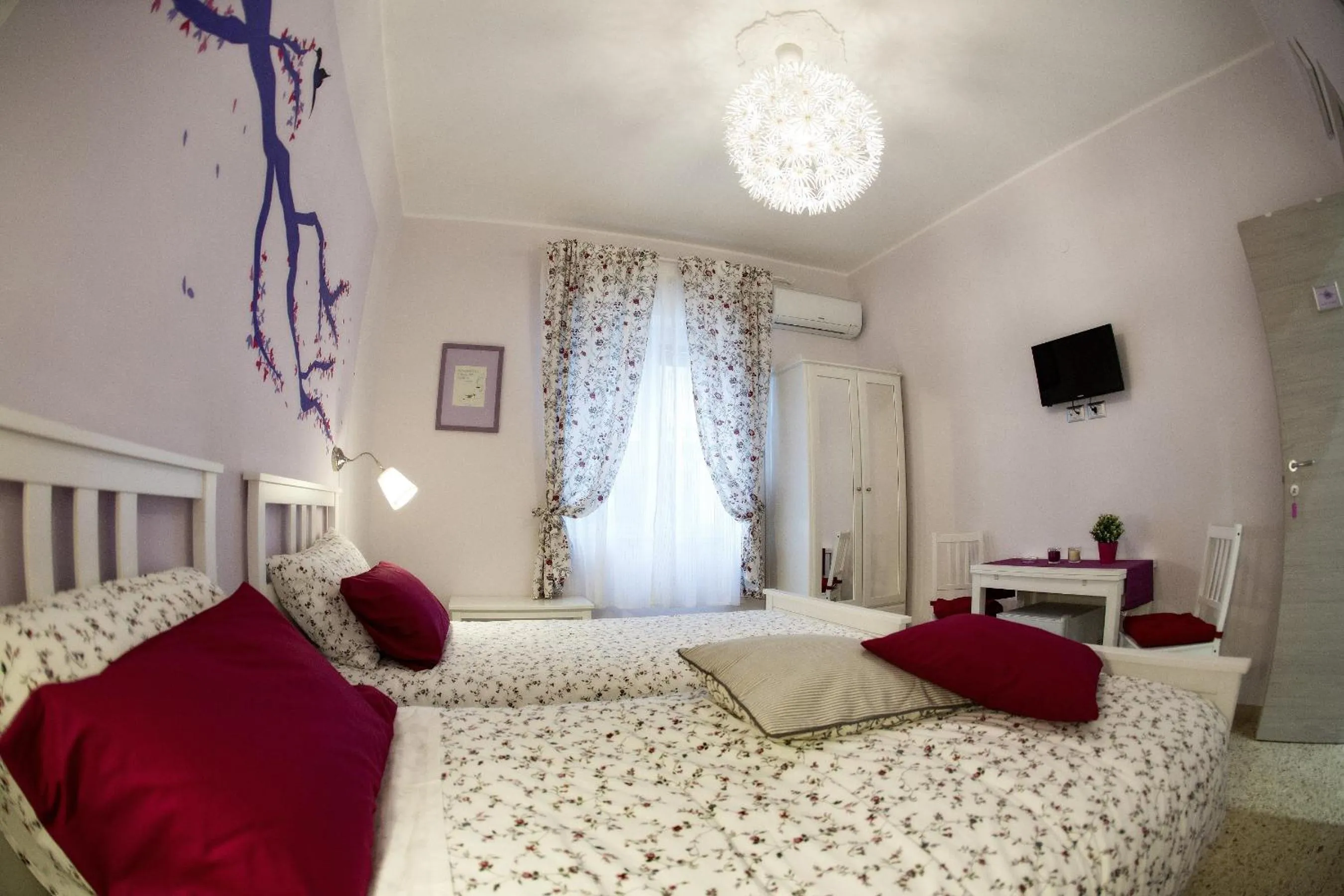 Photo of the whole room, Bed in B&B Caronte Messina