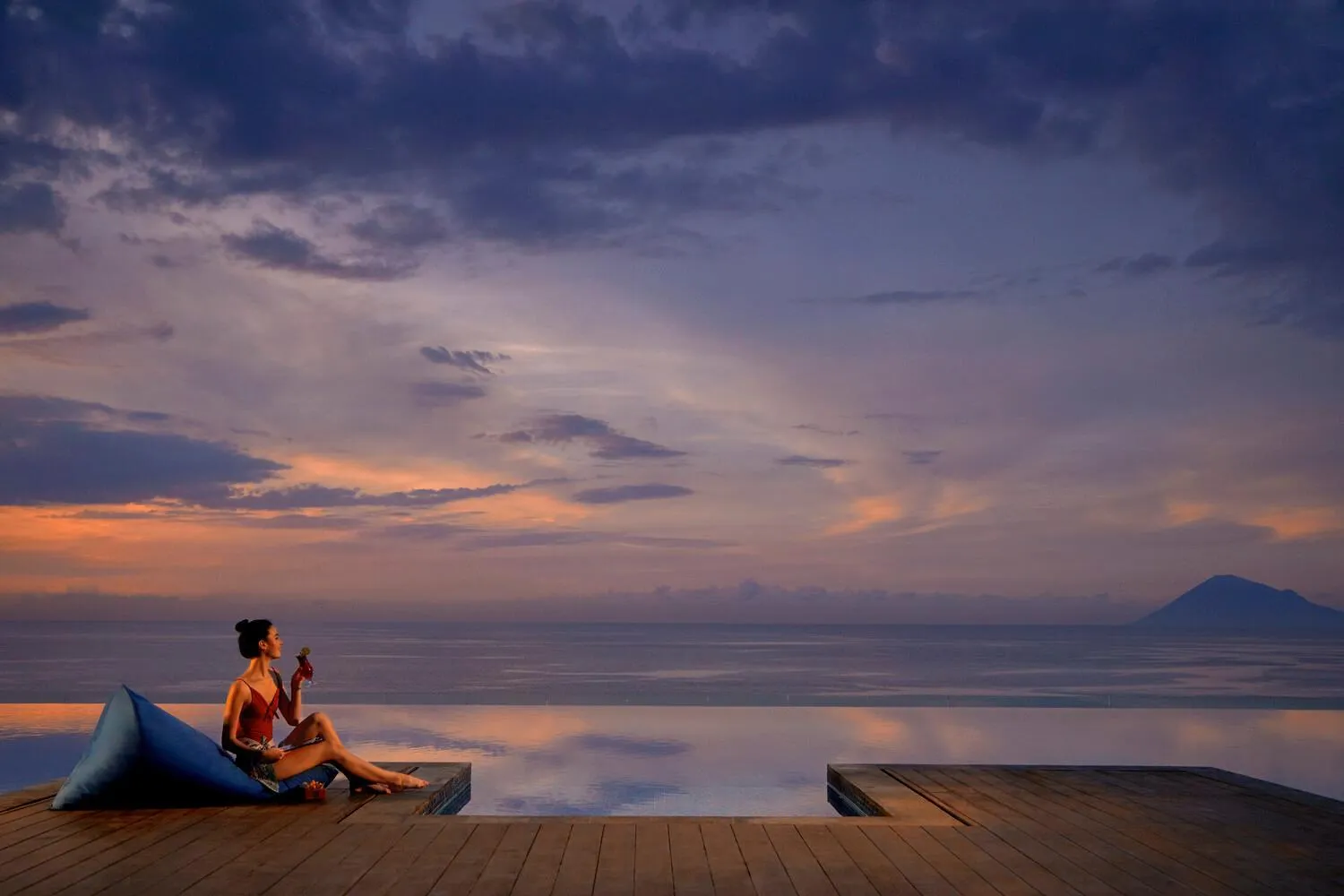Swimming pool in Four Points by Sheraton Manado