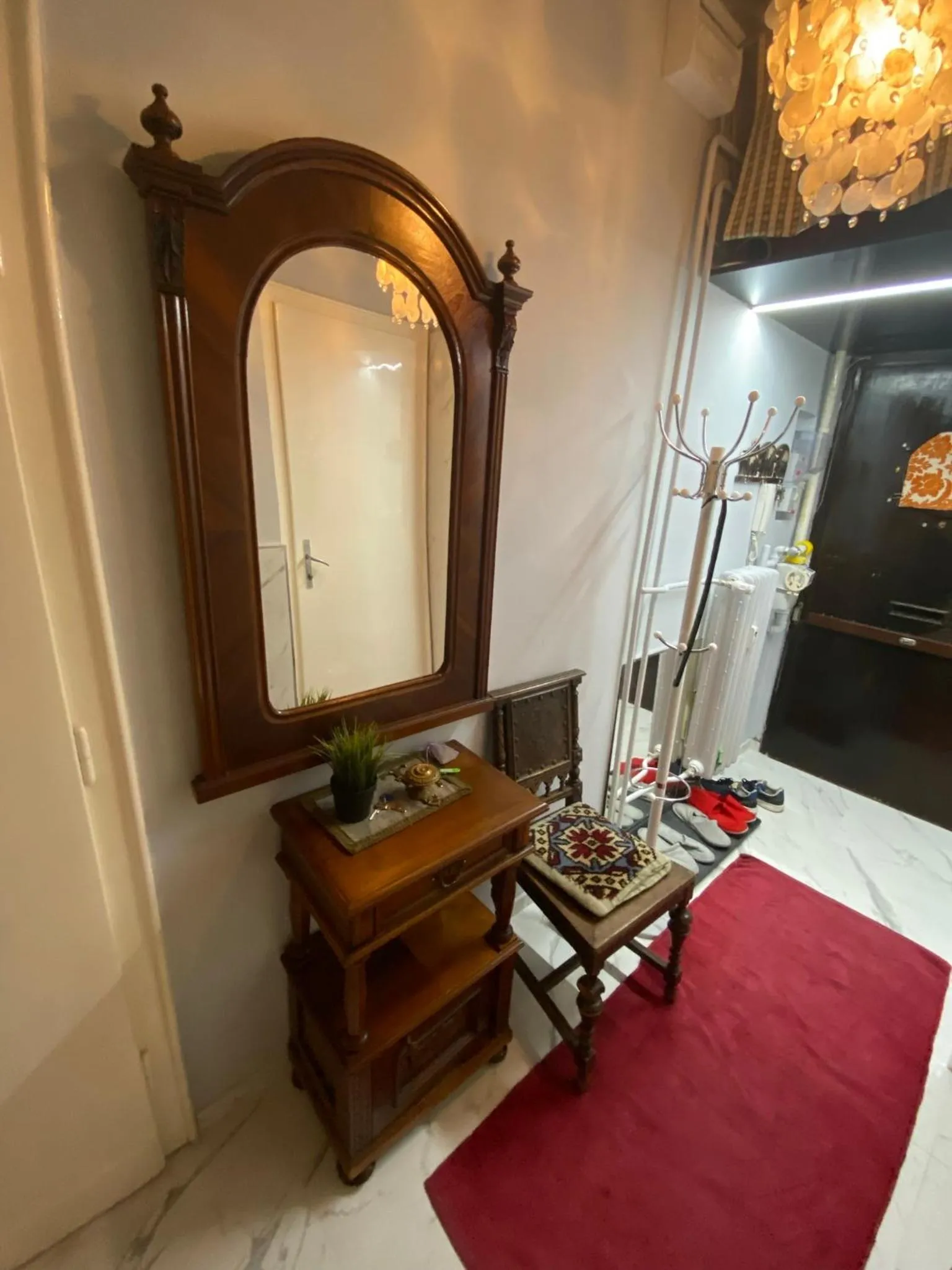 Lonyay Street Apartment