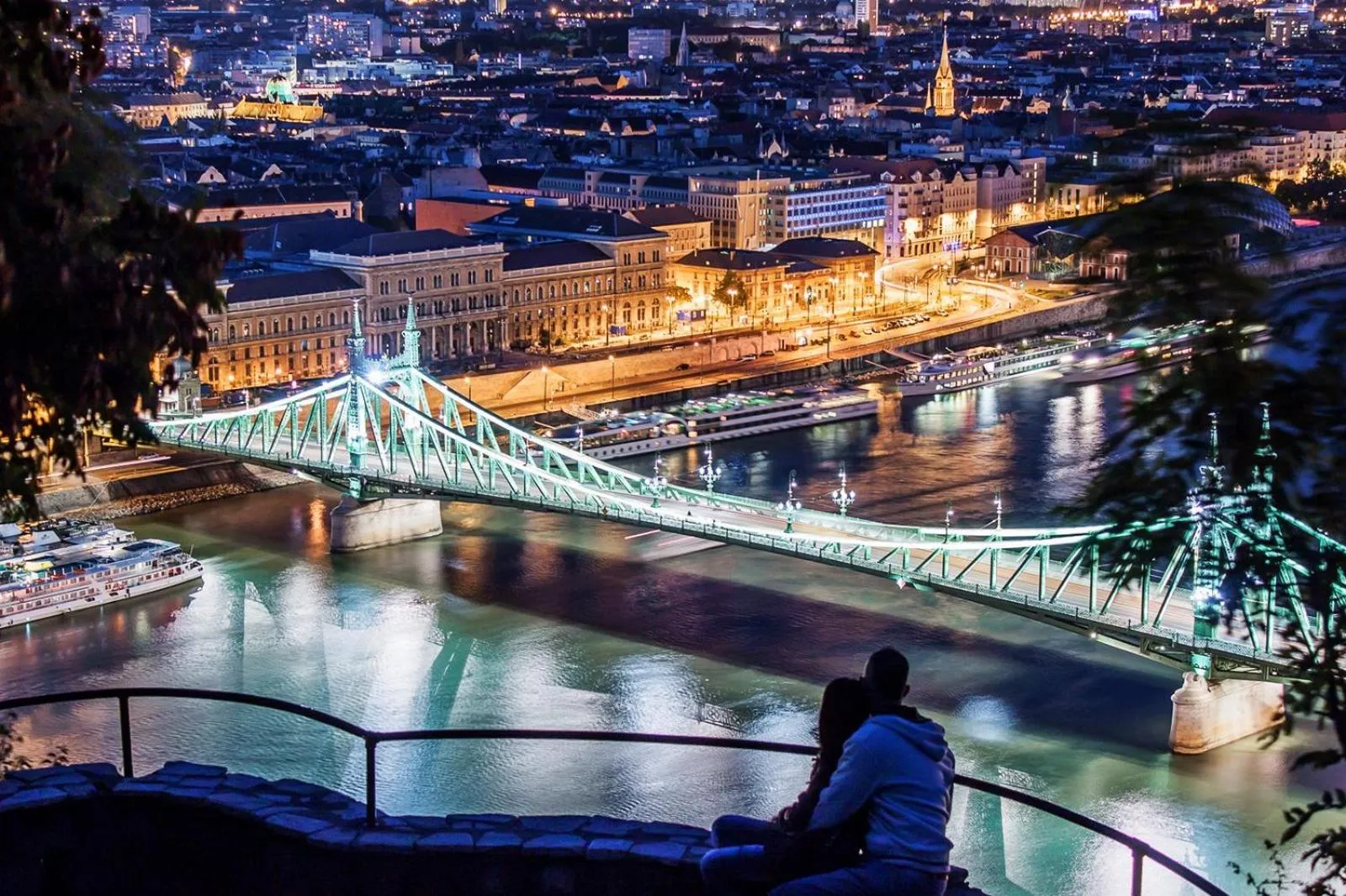 Lonyay Street Apartment