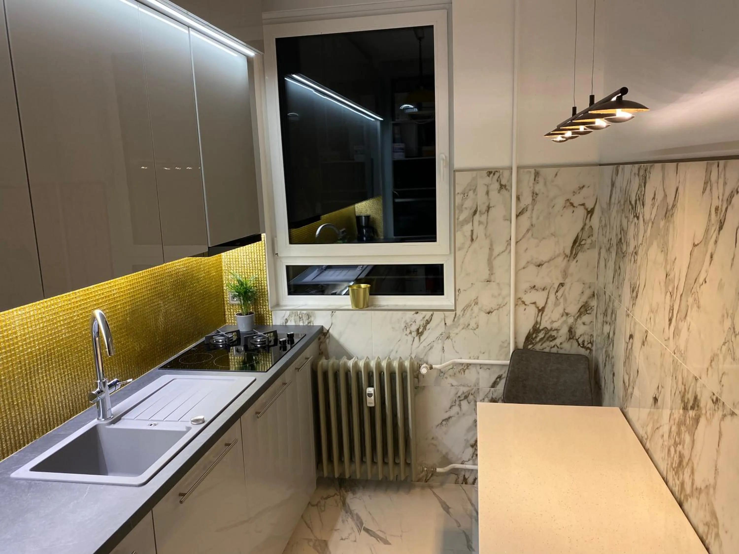 Lonyay Street Apartment