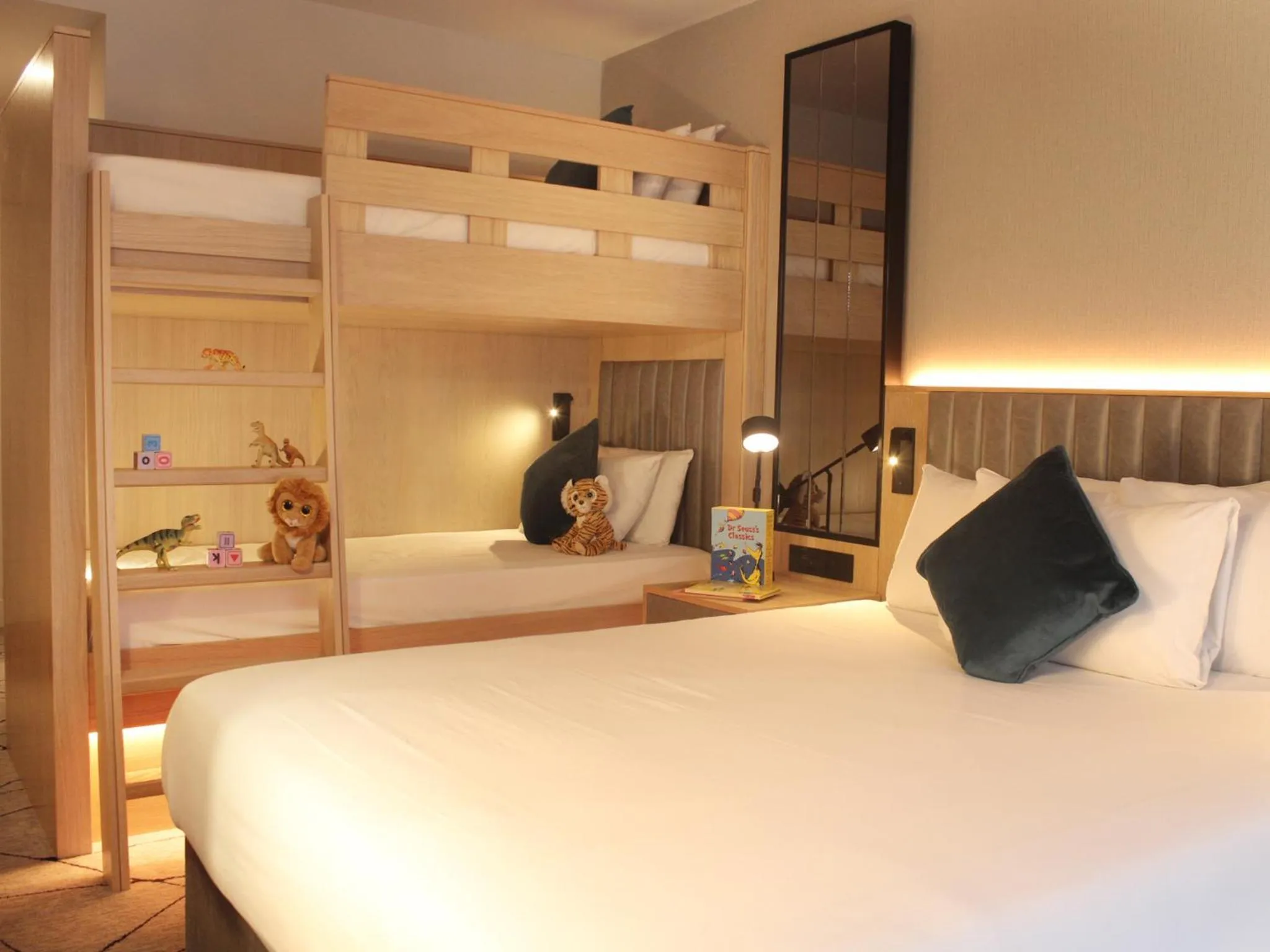 Bedroom, Bed in The Connacht Hotel