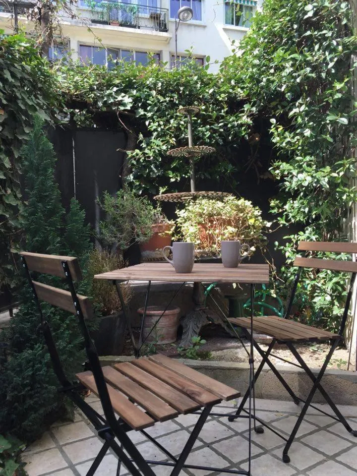 Facade/entrance in 1 Square du Docteur Blanche - Paris 16